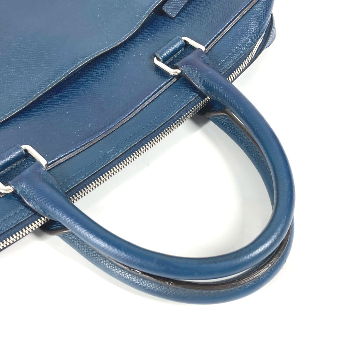 Louis Vuitton Navy Ocean Taiga Leather Briefcase Handbag (Pre-Owned)