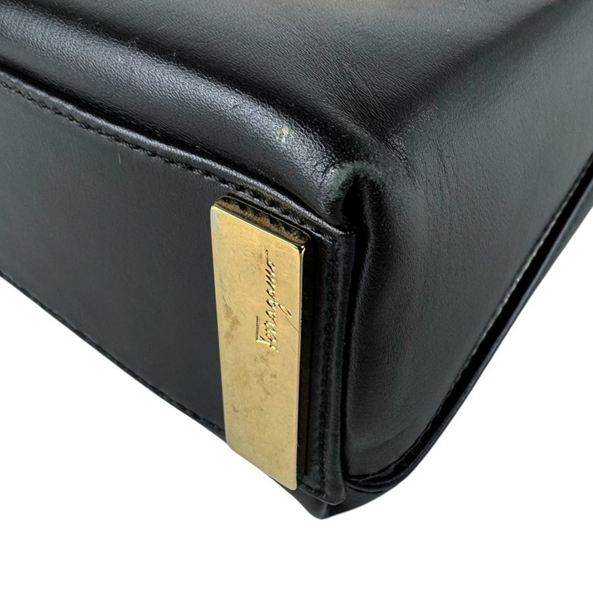 Salvatore Ferragamo Black Leather Handbag Shoulder Bag (Pre-Owned)