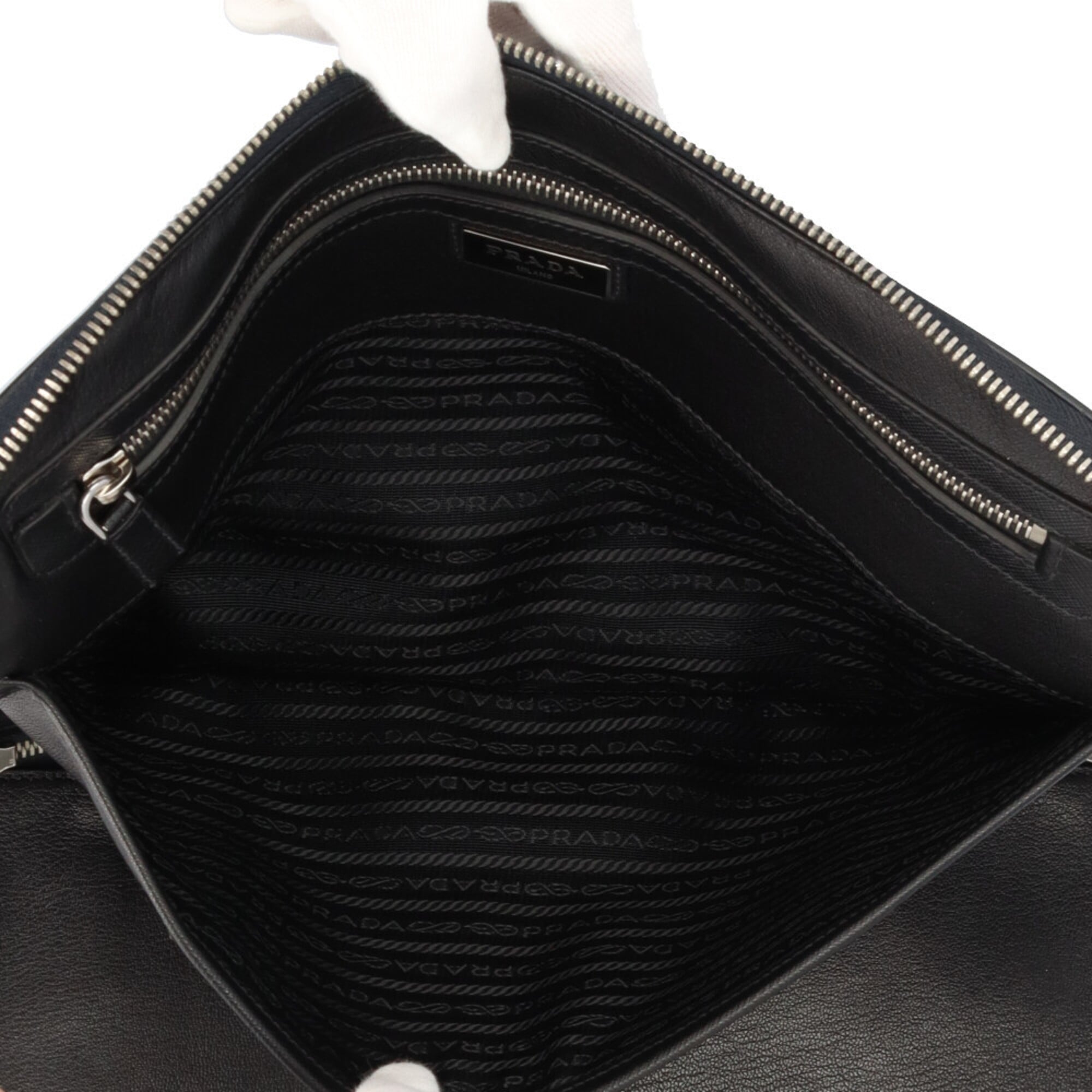 Prada Navy Leather Clutch Bag (Pre-Owned)