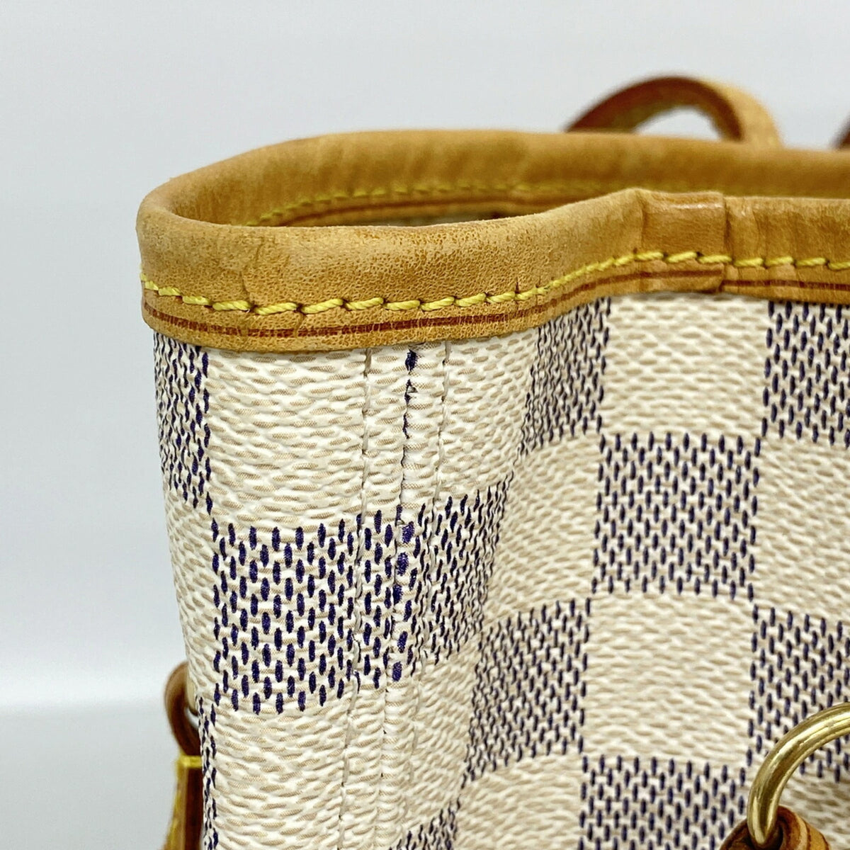 Louis Vuitton White Tote Bag (Pre-Owned)