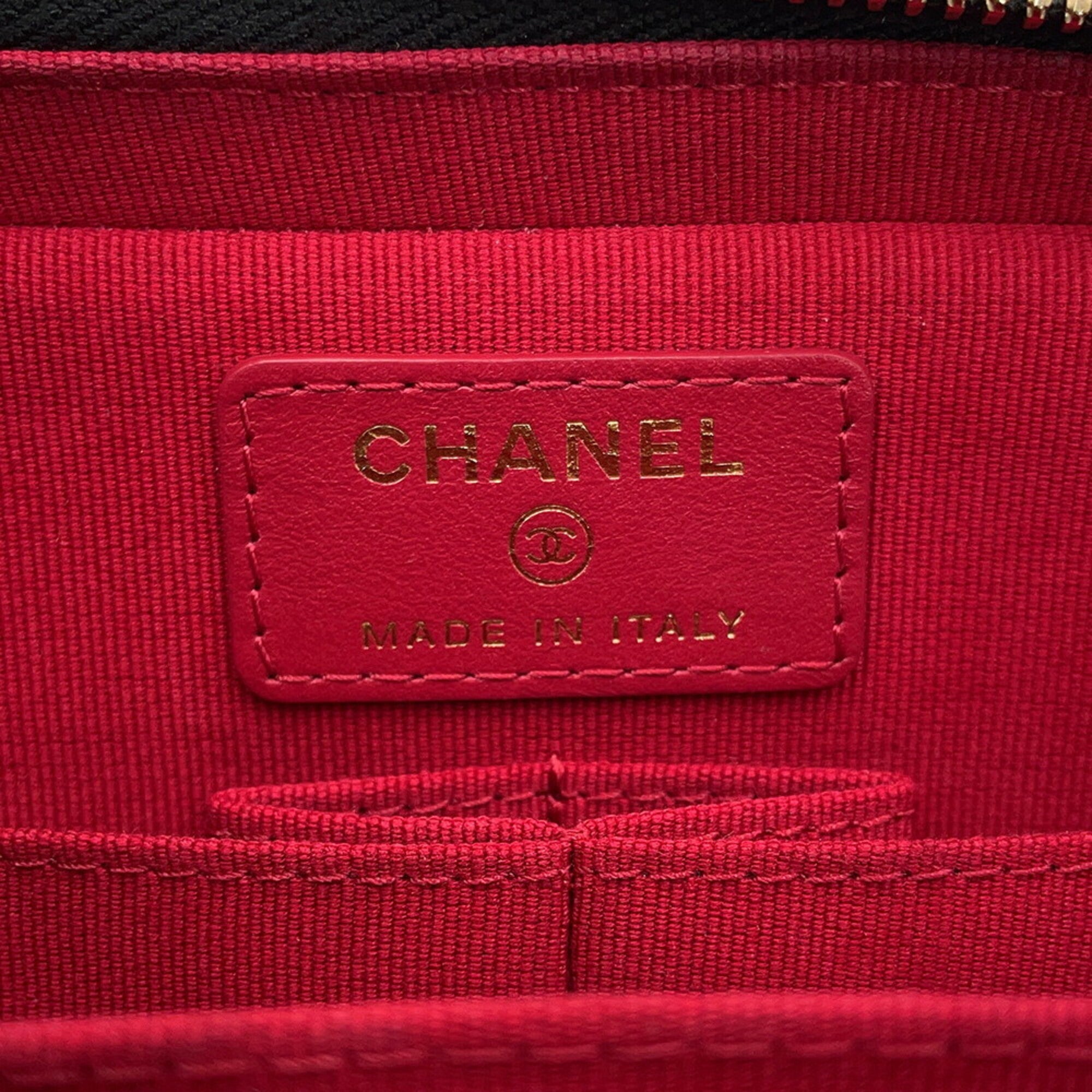 Chanel Black Leather Shoulder Bag (Pre-Owned)