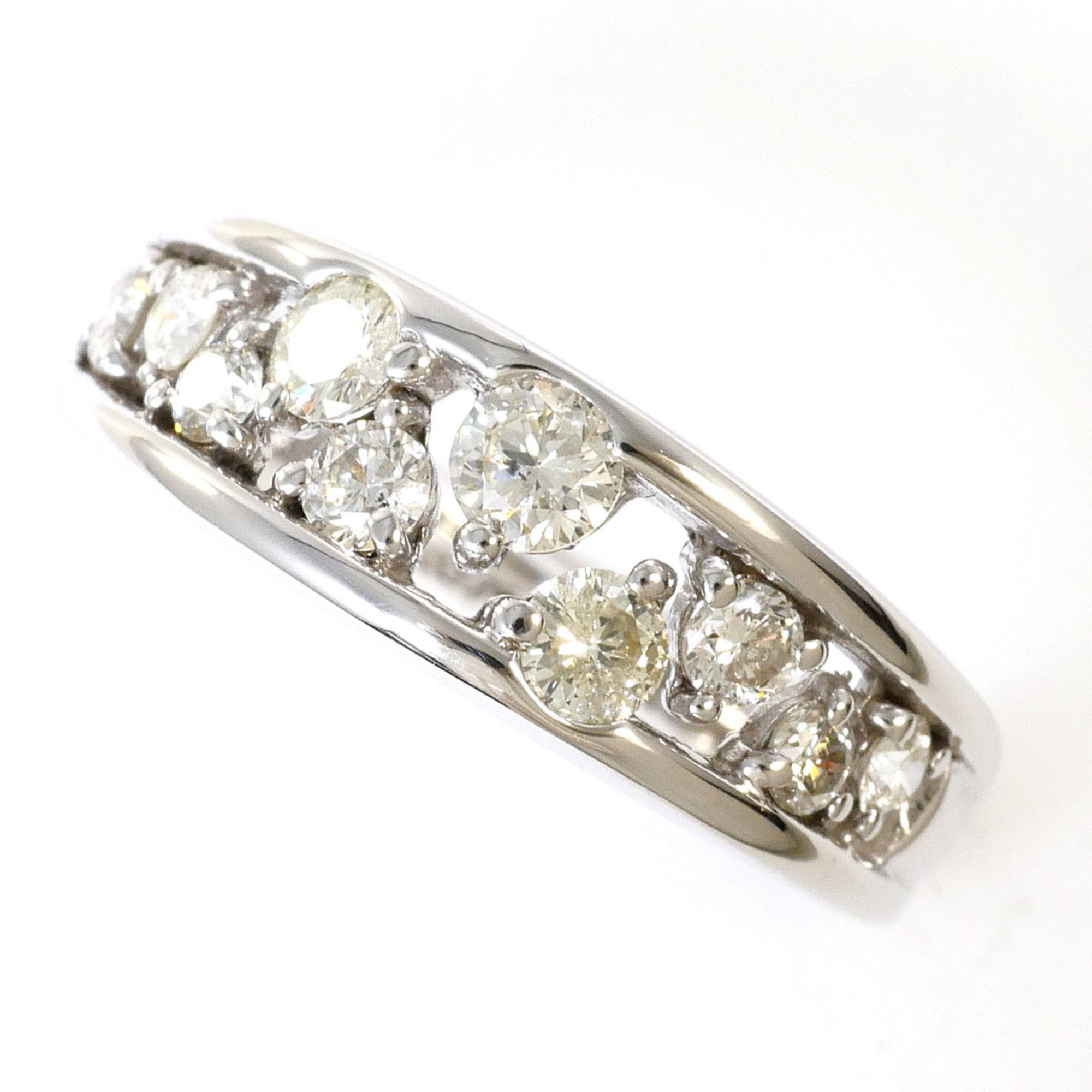 Unbranded White Gold White Gold (18K) Band Ring (Pre-Owned)