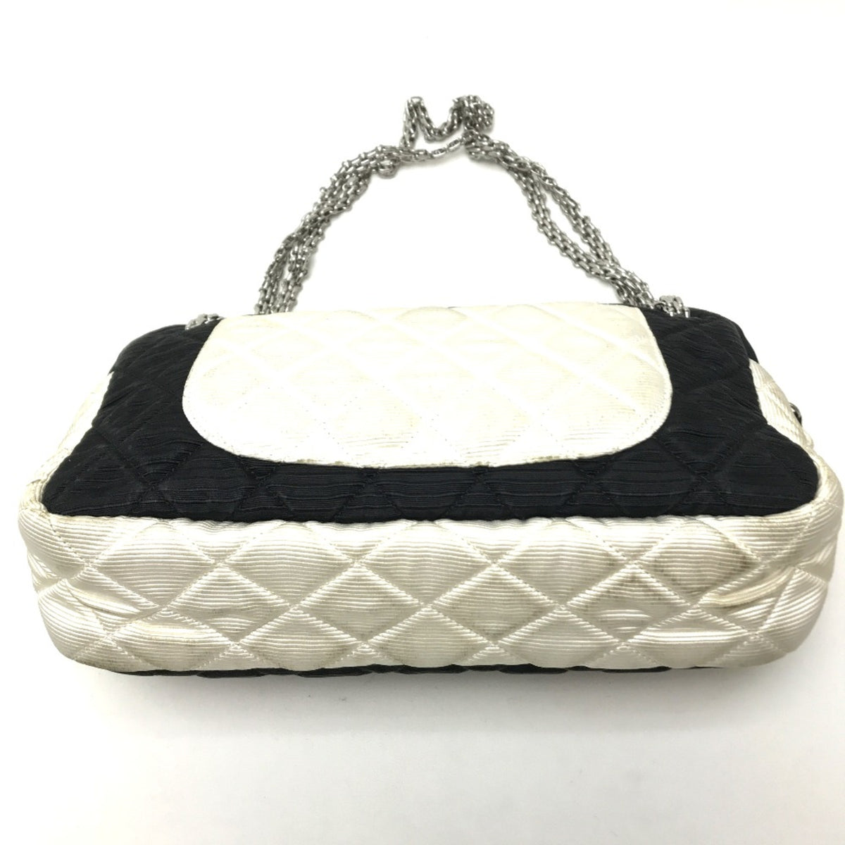 Chanel Black Cloth Shoulder Bag (Pre-Owned)