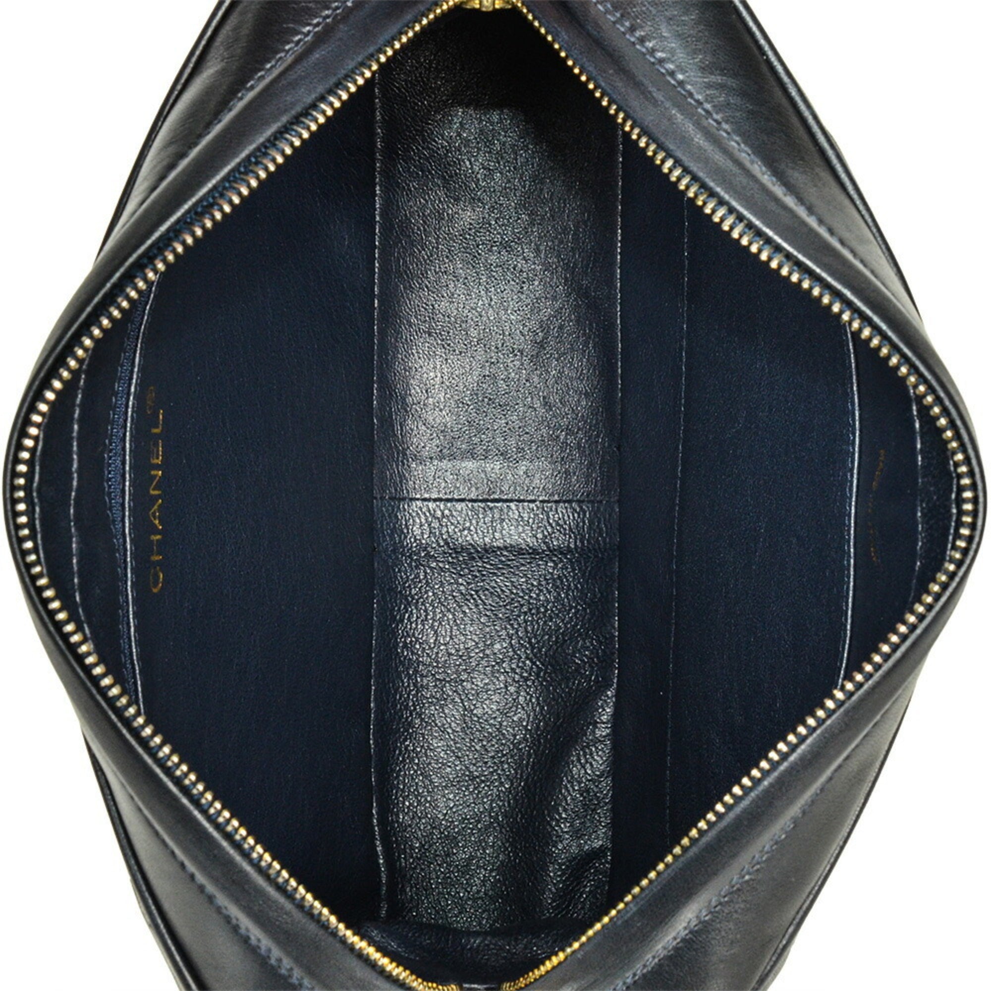 Chanel Matelasse Black Leather Shoulder Bag (Pre-Owned)