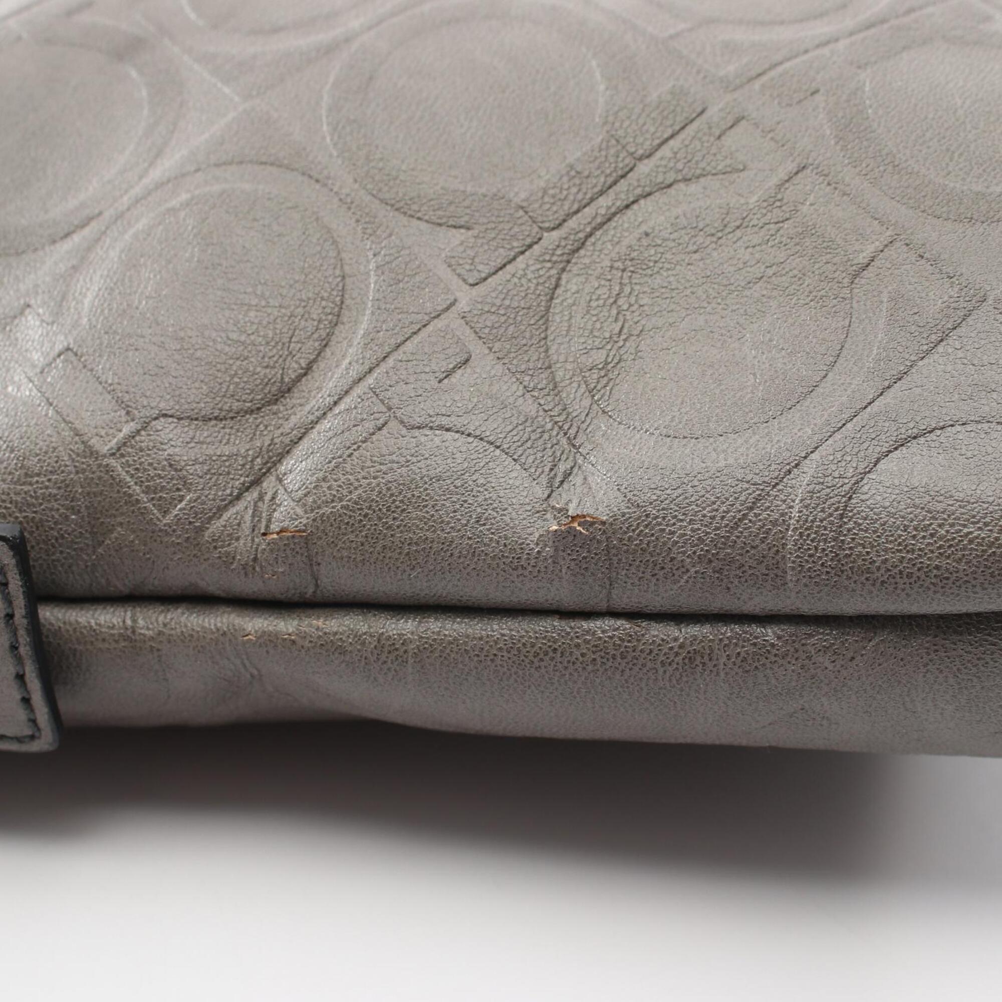Salvatore Ferragamo Gray Leather Handbag Shoulder Bag (Pre-Owned)