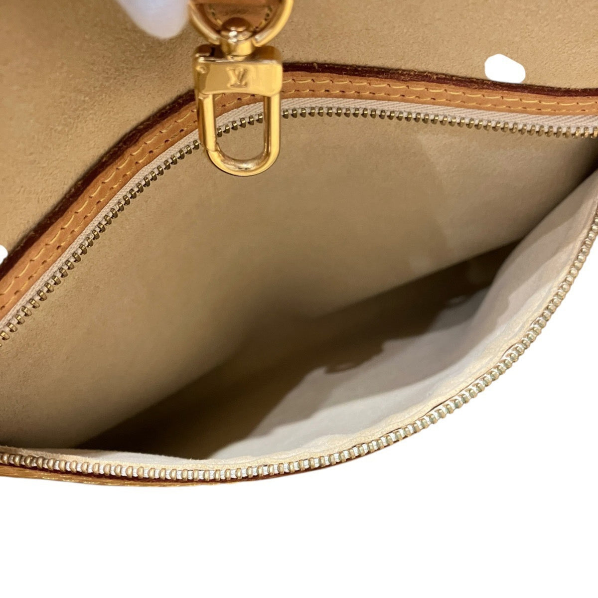 Louis Vuitton White Damier Canvas Shoulder Bag (Pre-Owned)