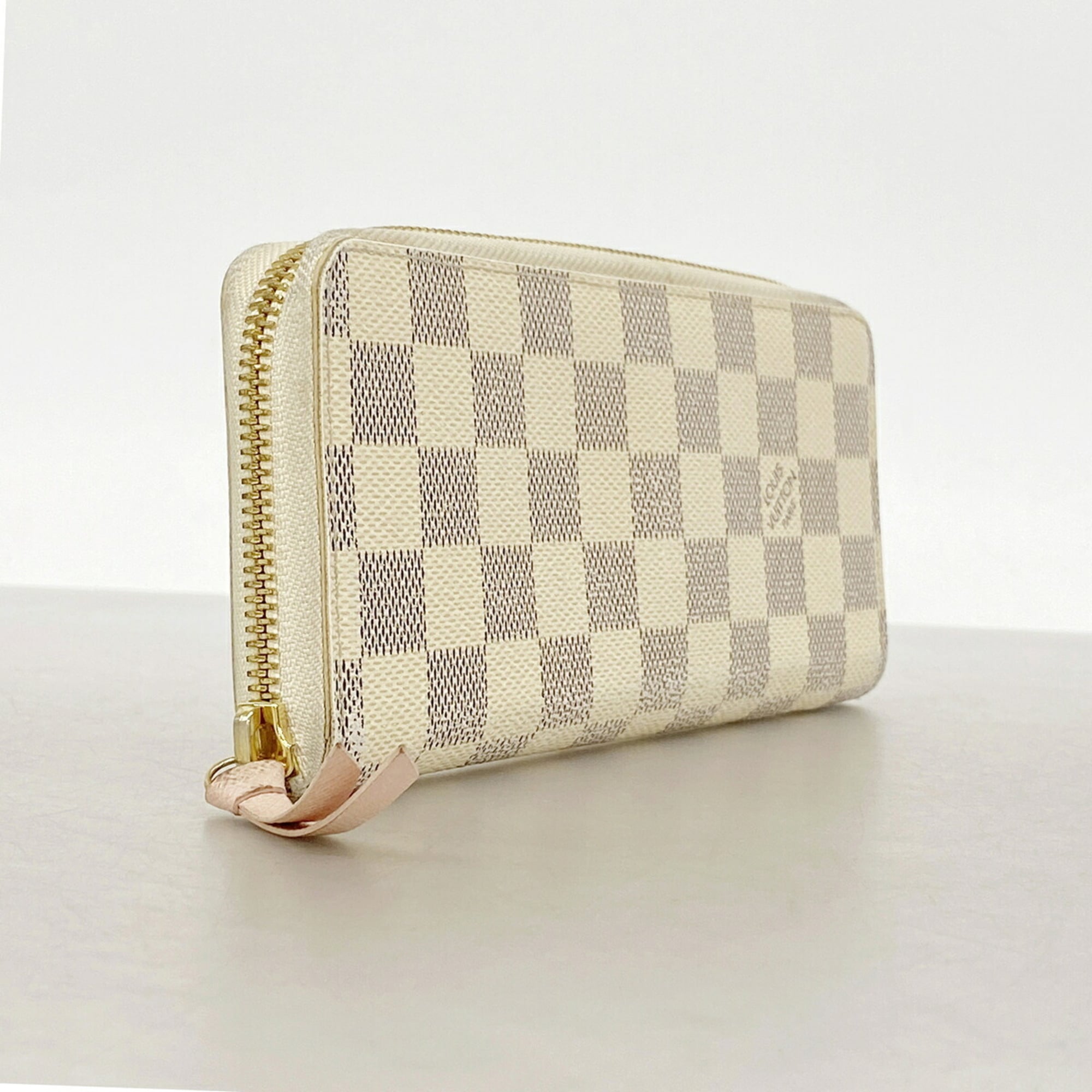 Louis Vuitton Rose Ballerine White Long Wallet (Bi-Fold) (Pre-Owned)