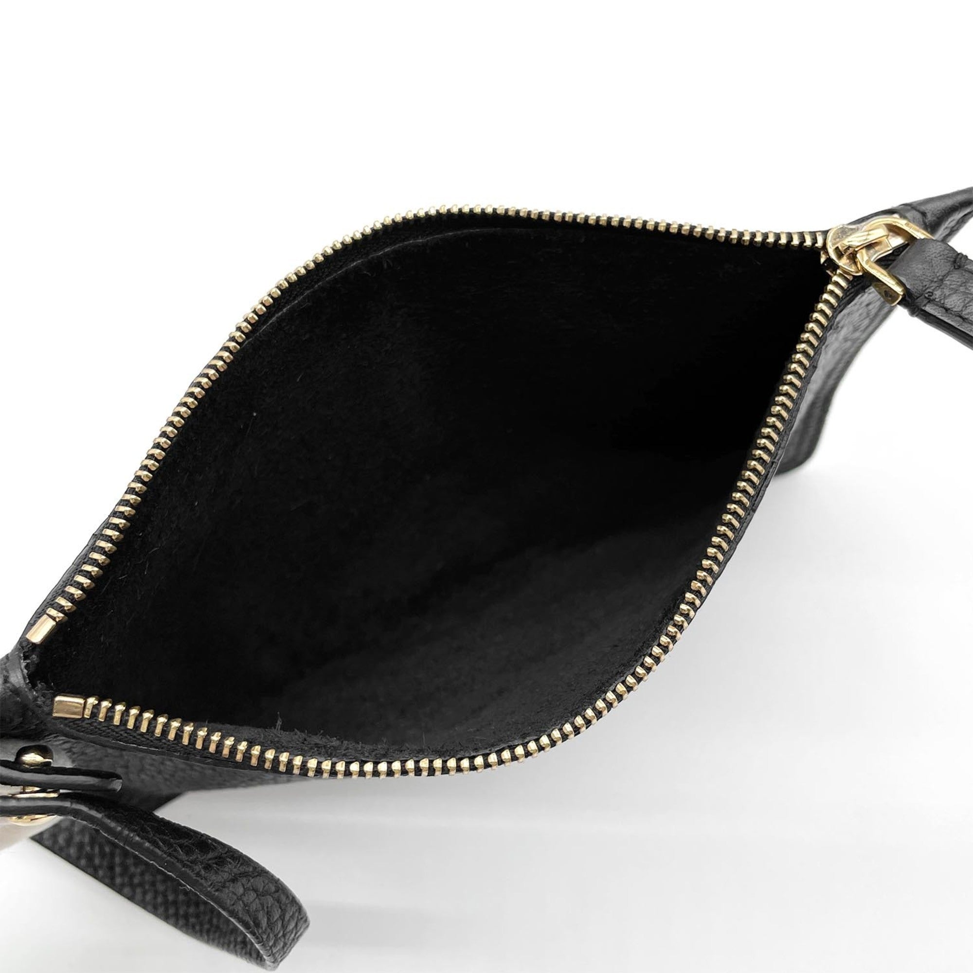 Salvatore Ferragamo Black Leather Pouch Shoulder Bag (Pre-Owned)