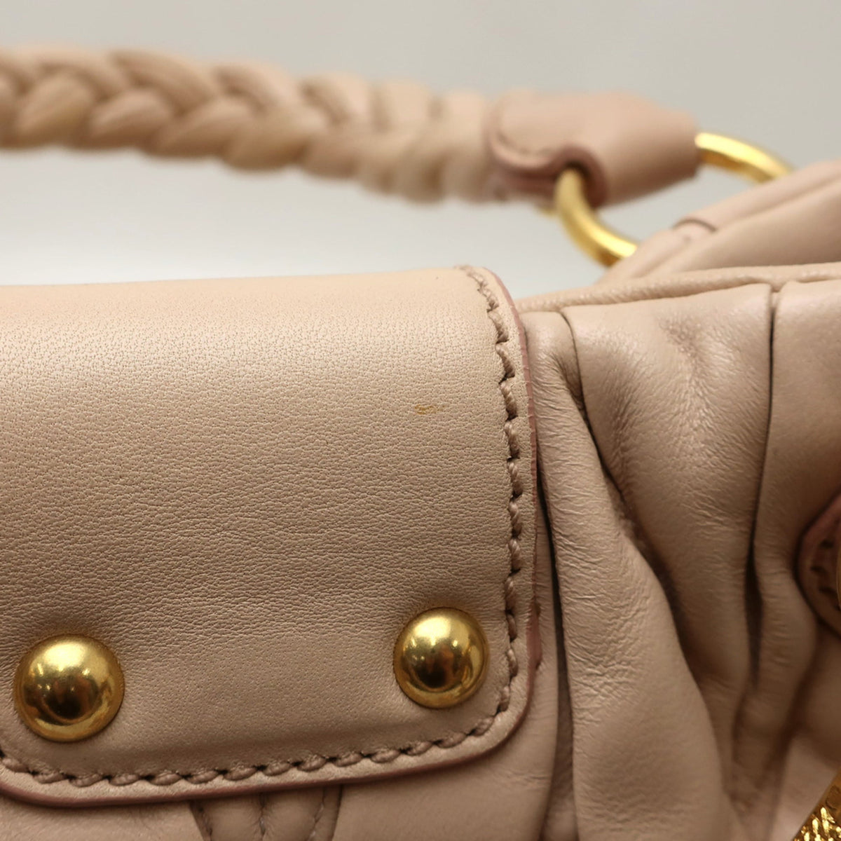 Miu Miu Leather Handbag (Pre-Owned)