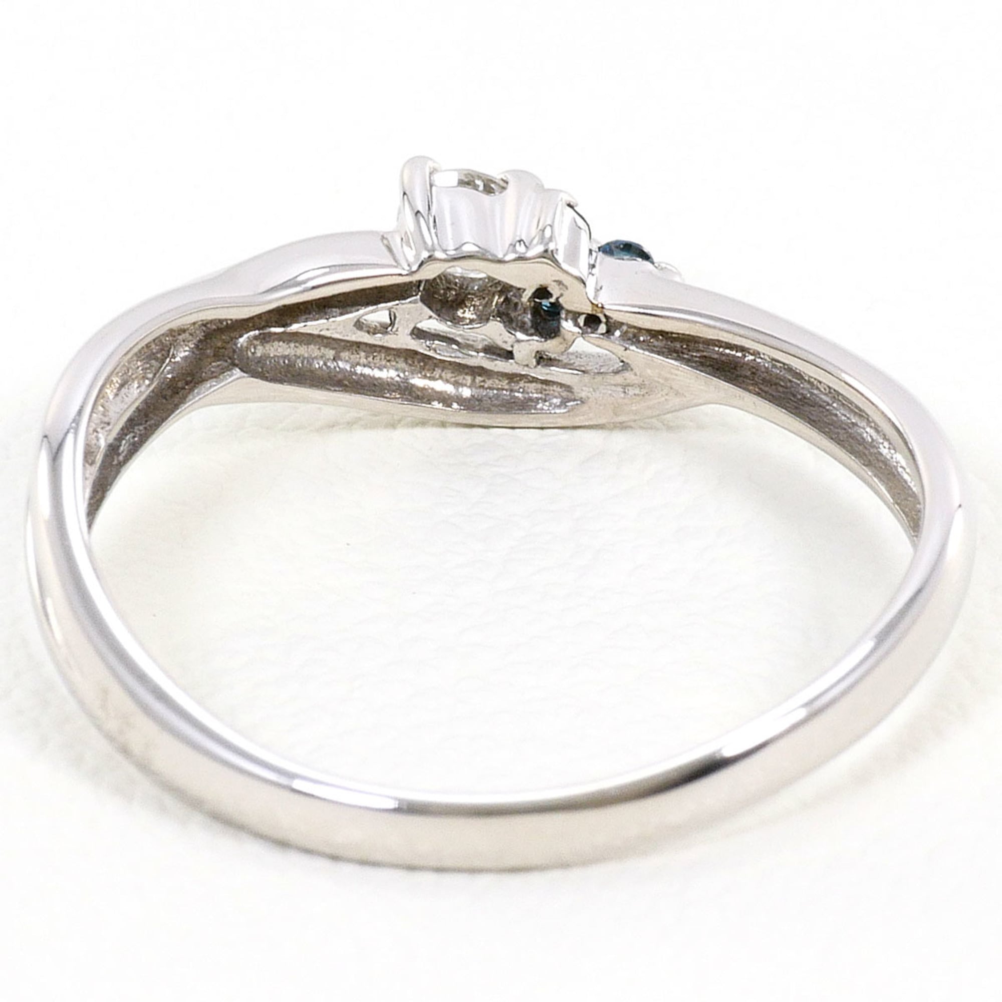 Unbranded White Gold White Gold (18K) Band Ring (Pre-Owned)