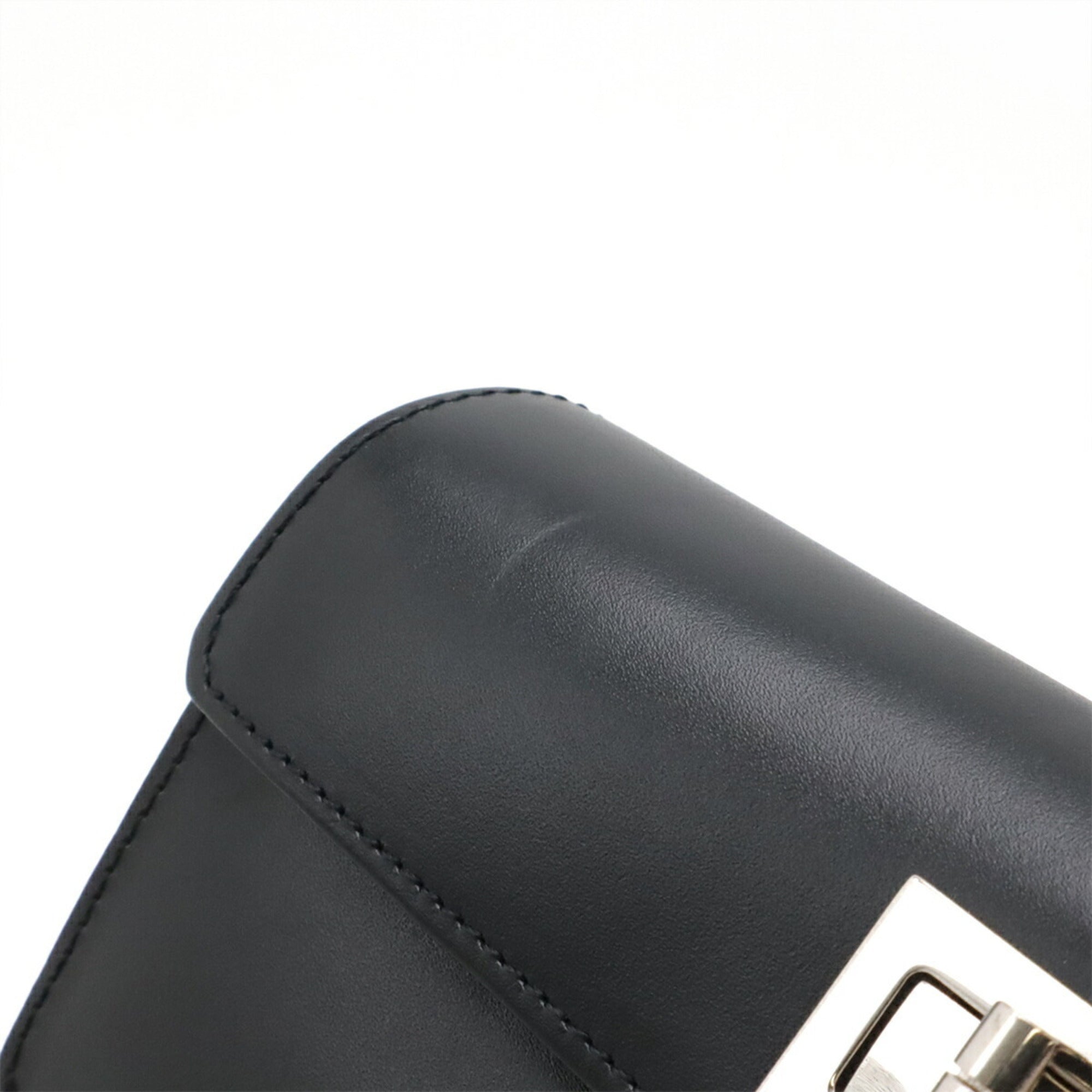 Chanel Black Leather Clutch Bag (Pre-Owned)
