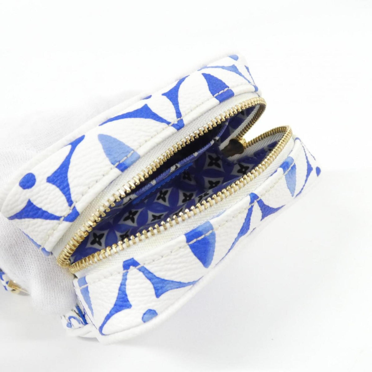 Louis Vuitton Blue Coated Canvas Handbag Pouch (Pre-Owned)