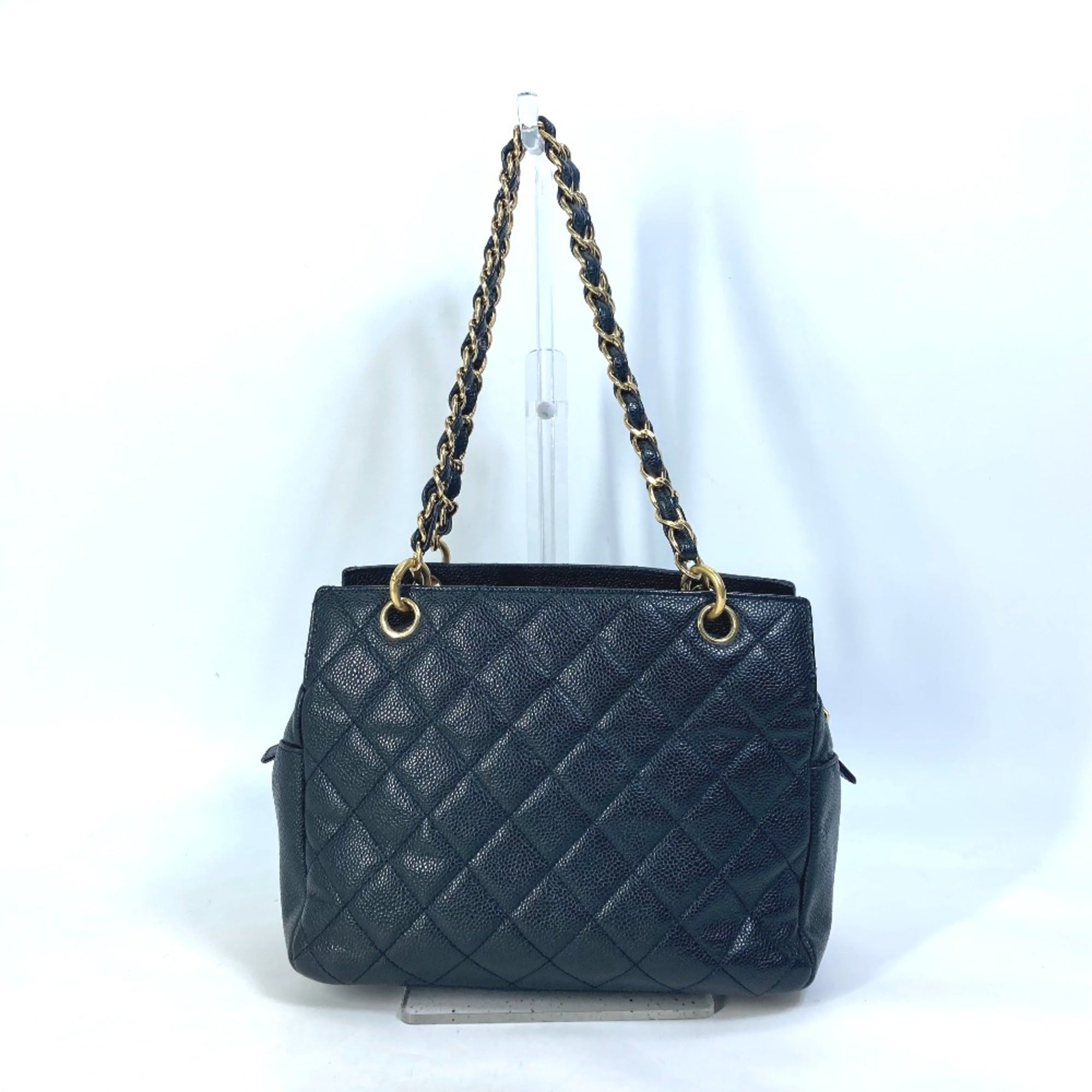 Chanel Black Leather Shoulder Bag (Pre-Owned)
