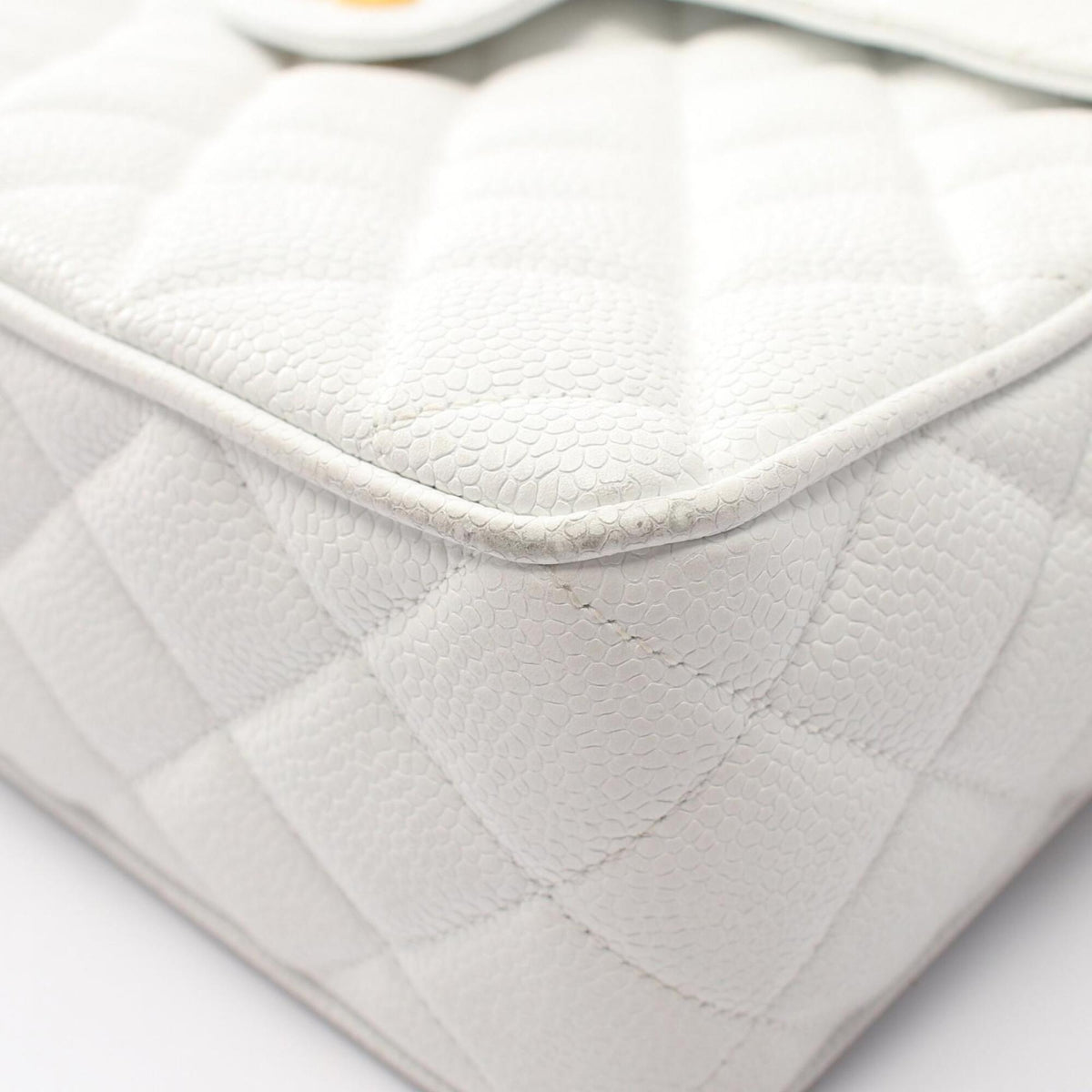 Chanel White Grained Calfskin Handbag Shoulder Bag (Pre-Owned)