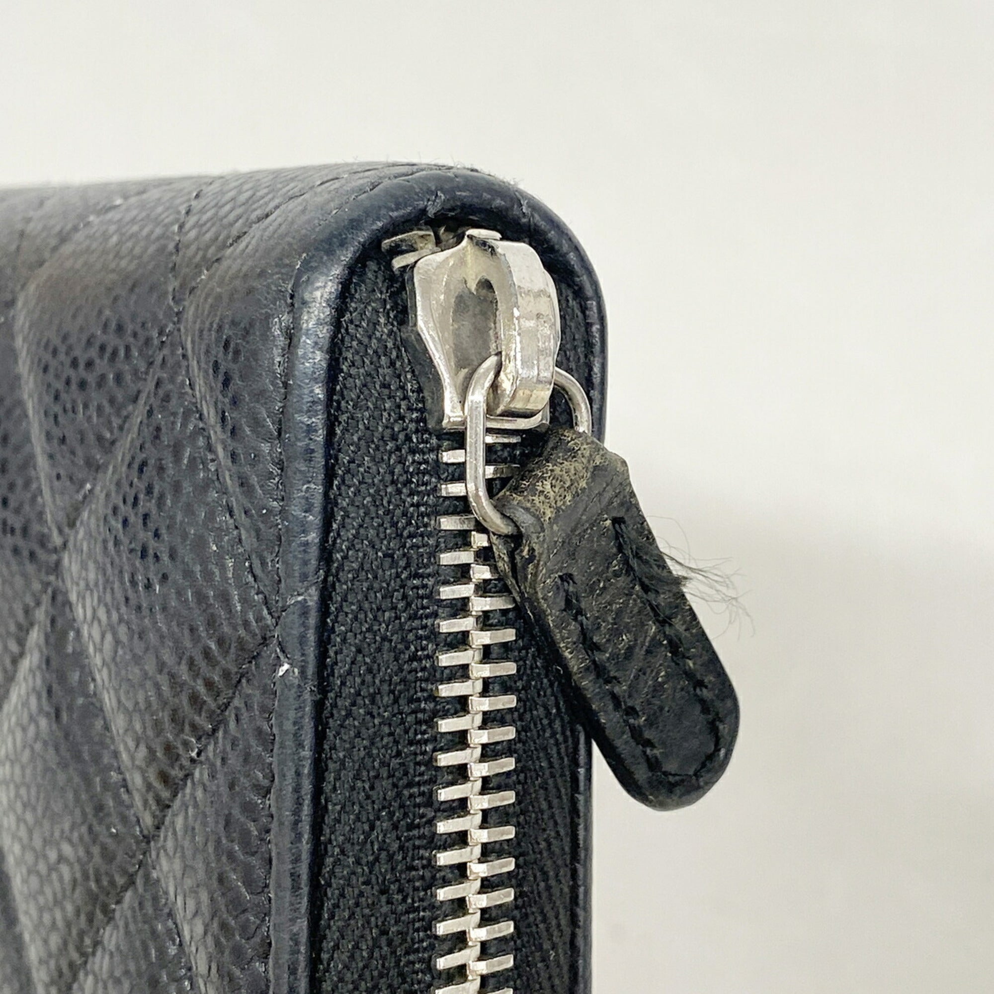 Chanel Black Grained Calfskin Long Wallet (Bi-Fold) (Pre-Owned)