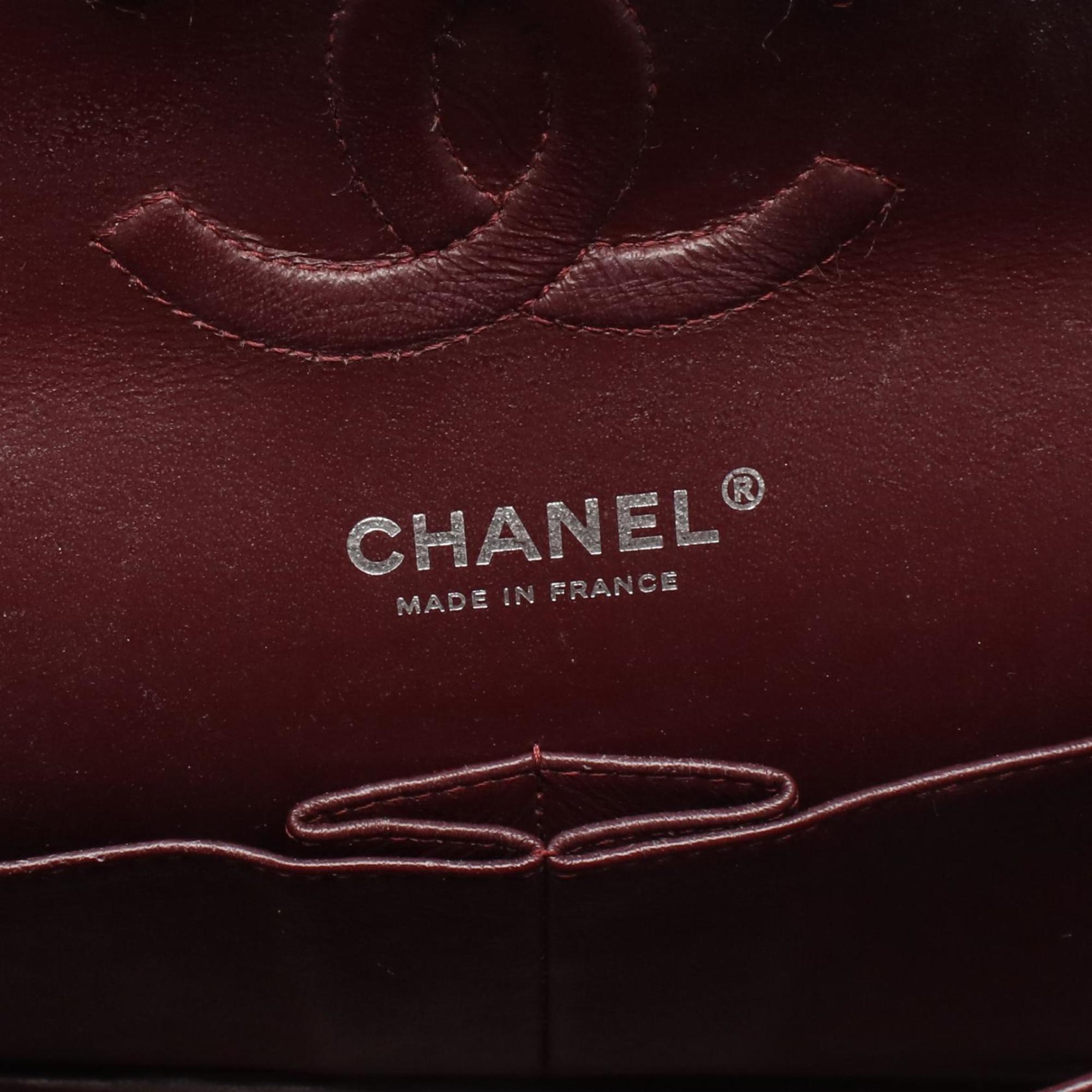 Chanel Black Leather Shoulder Bag (Pre-Owned)