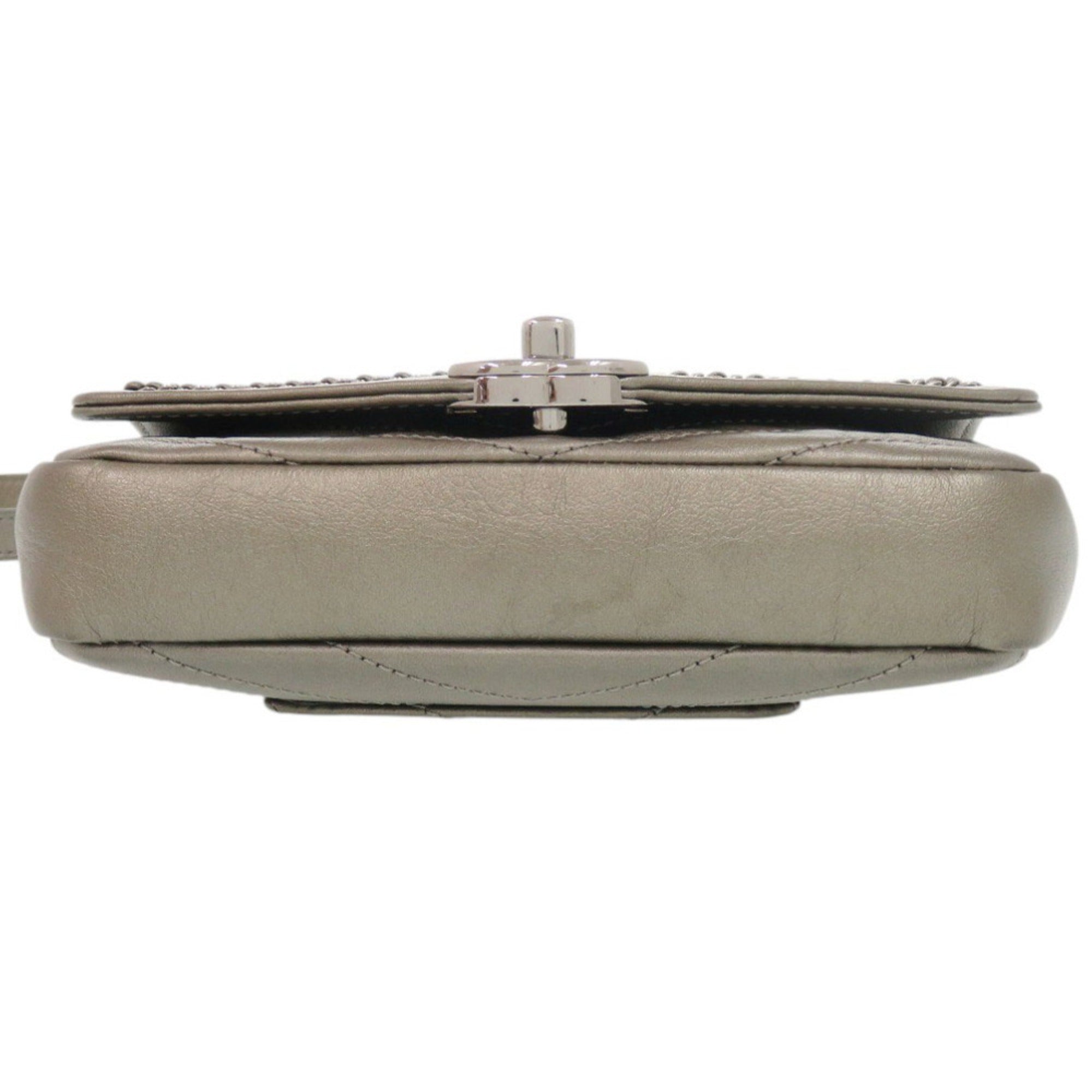 Chanel Gray Leather Shoulder Bag (Pre-Owned)