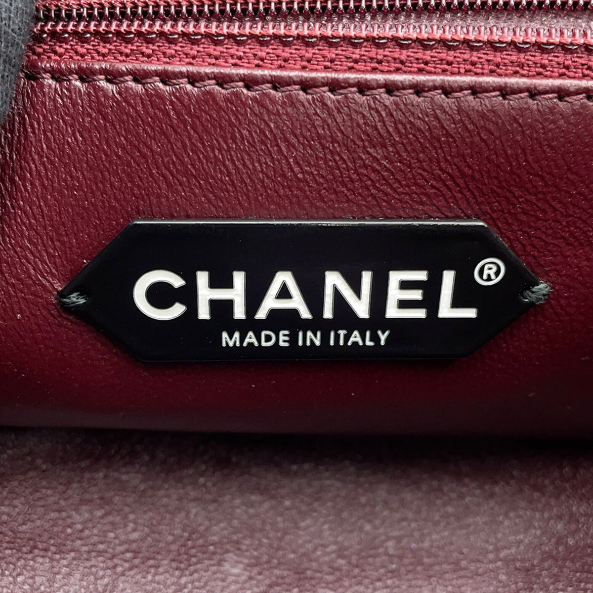Chanel Matelasse Black Leather Handbag Shoulder Bag (Pre-Owned)