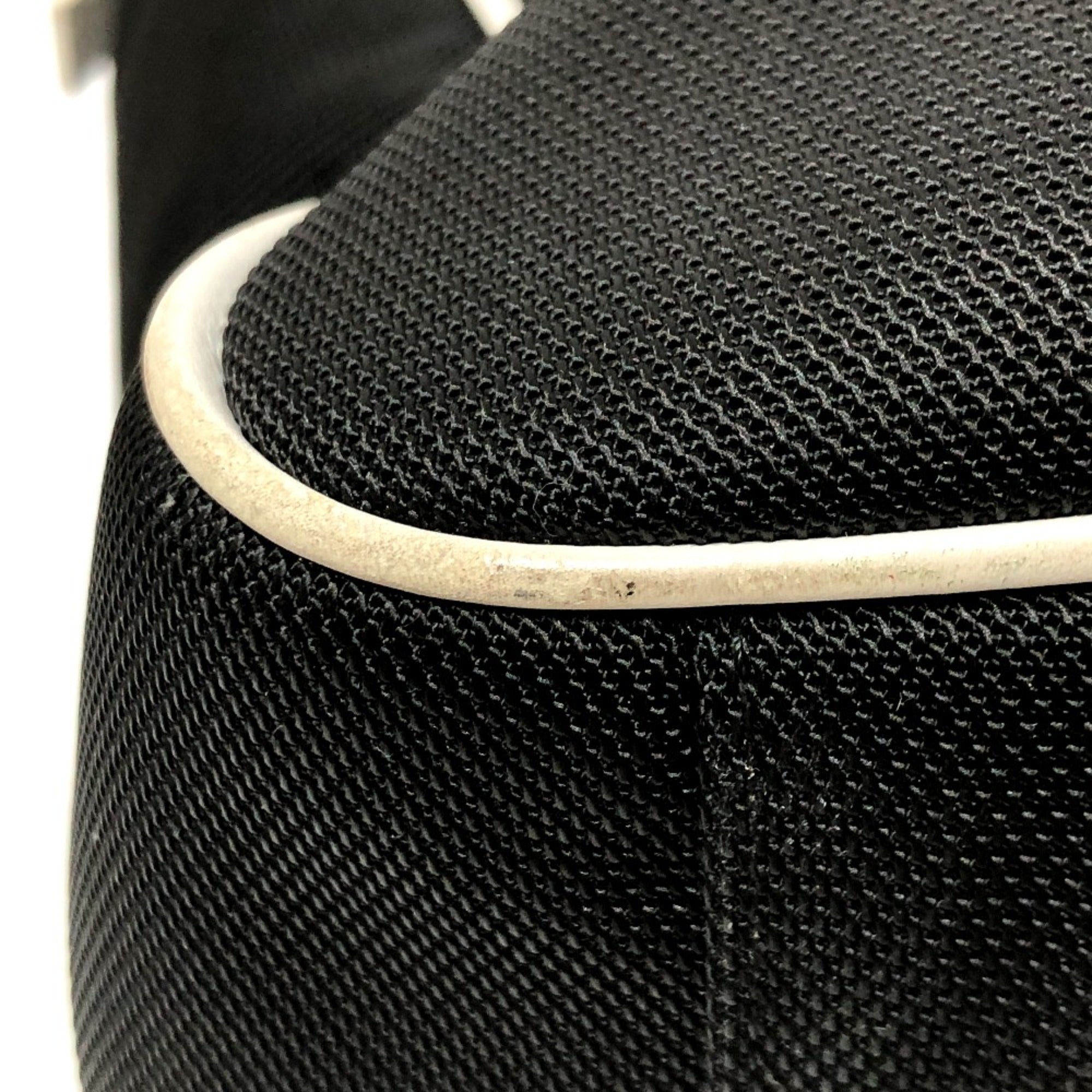 Chanel Black Cloth Shoulder Bag (Pre-Owned)