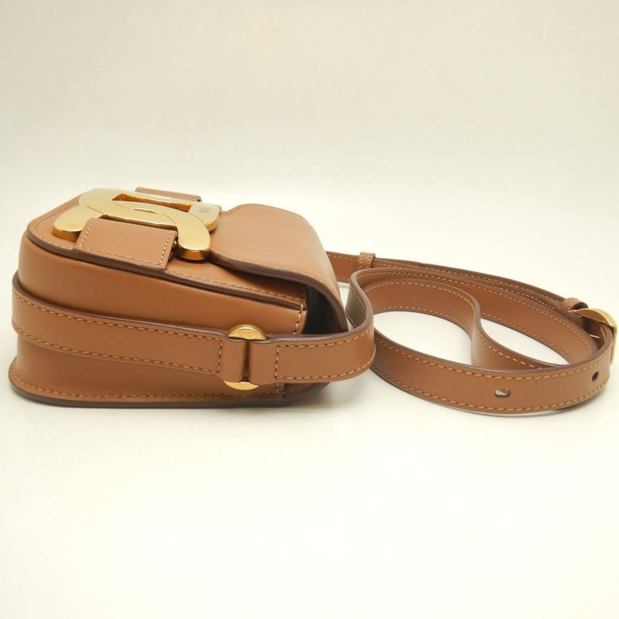 Tod's Brown Leather Shoulder Bag (Pre-Owned)