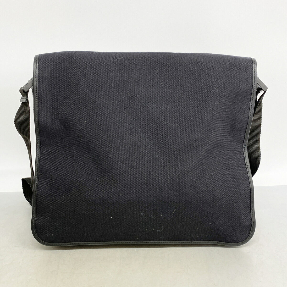 Gucci Black Canvas Shoulder Bag (Pre-Owned)