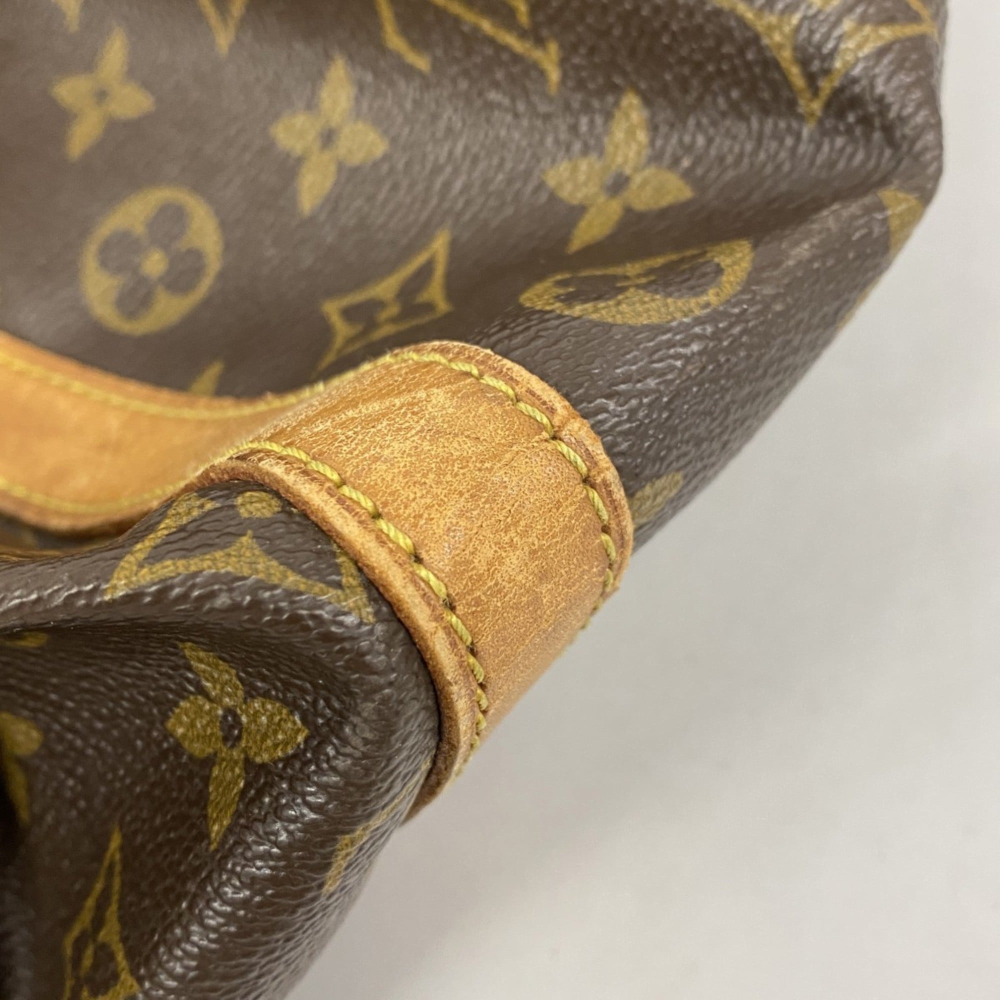 Louis Vuitton Brown Handbag (Pre-Owned)