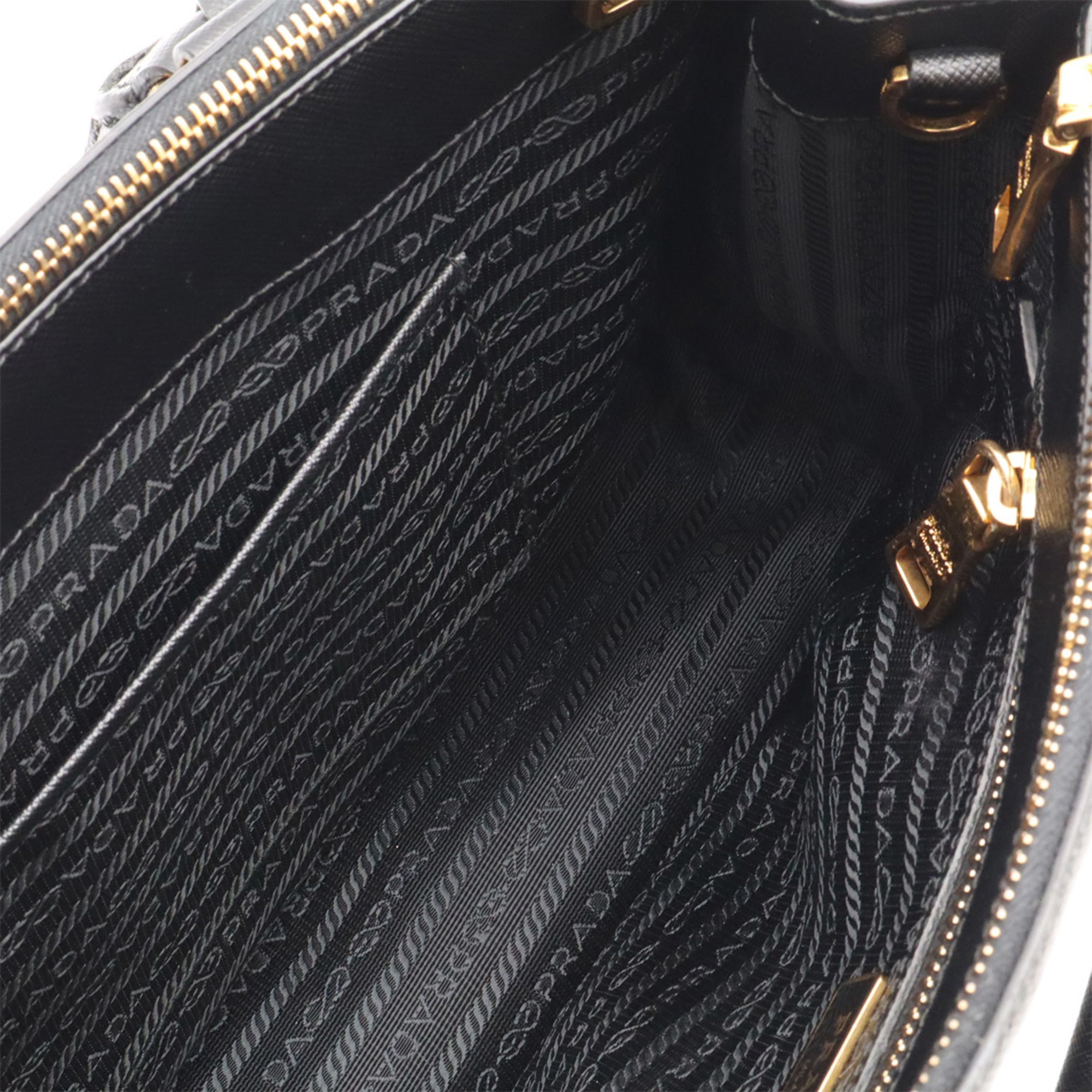Prada Black Nero Leather Handbag (Pre-Owned)
