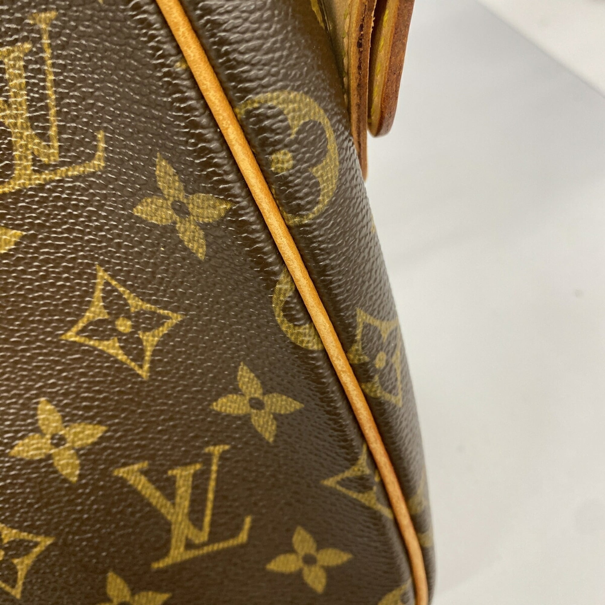 Louis Vuitton Brown Shoulder Bag (Pre-Owned)