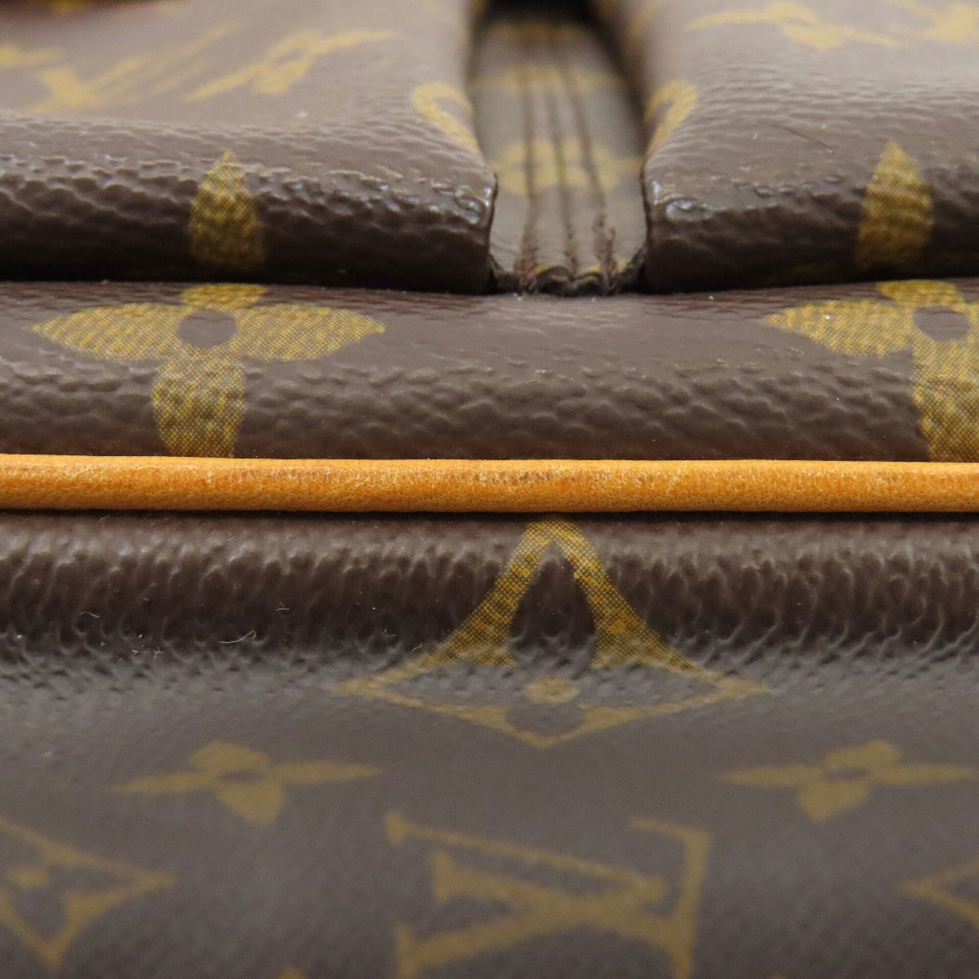 Louis Vuitton Monogram Monogram Shoulder Bag (Pre-Owned)