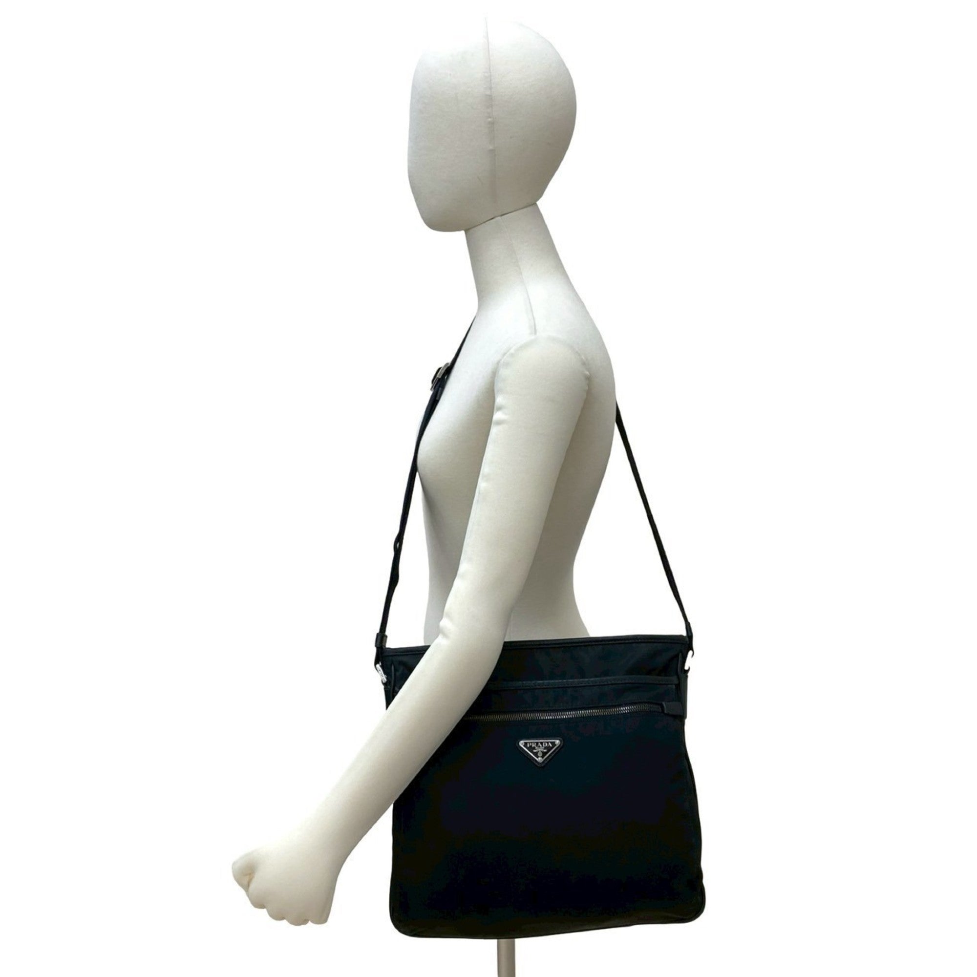 Prada Black Nylon Leather Messenger Bag Shoulder Bag (Pre-Owned)