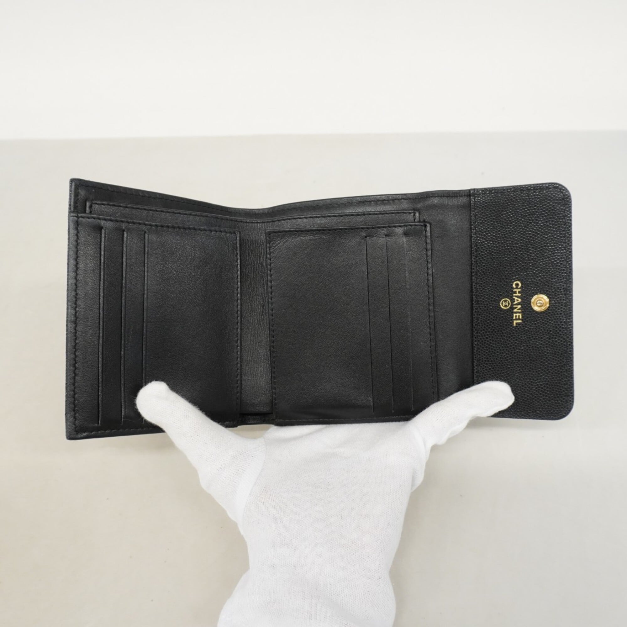 Chanel Black Grained Calfskin Wallet (Bi-Fold) (Pre-Owned)
