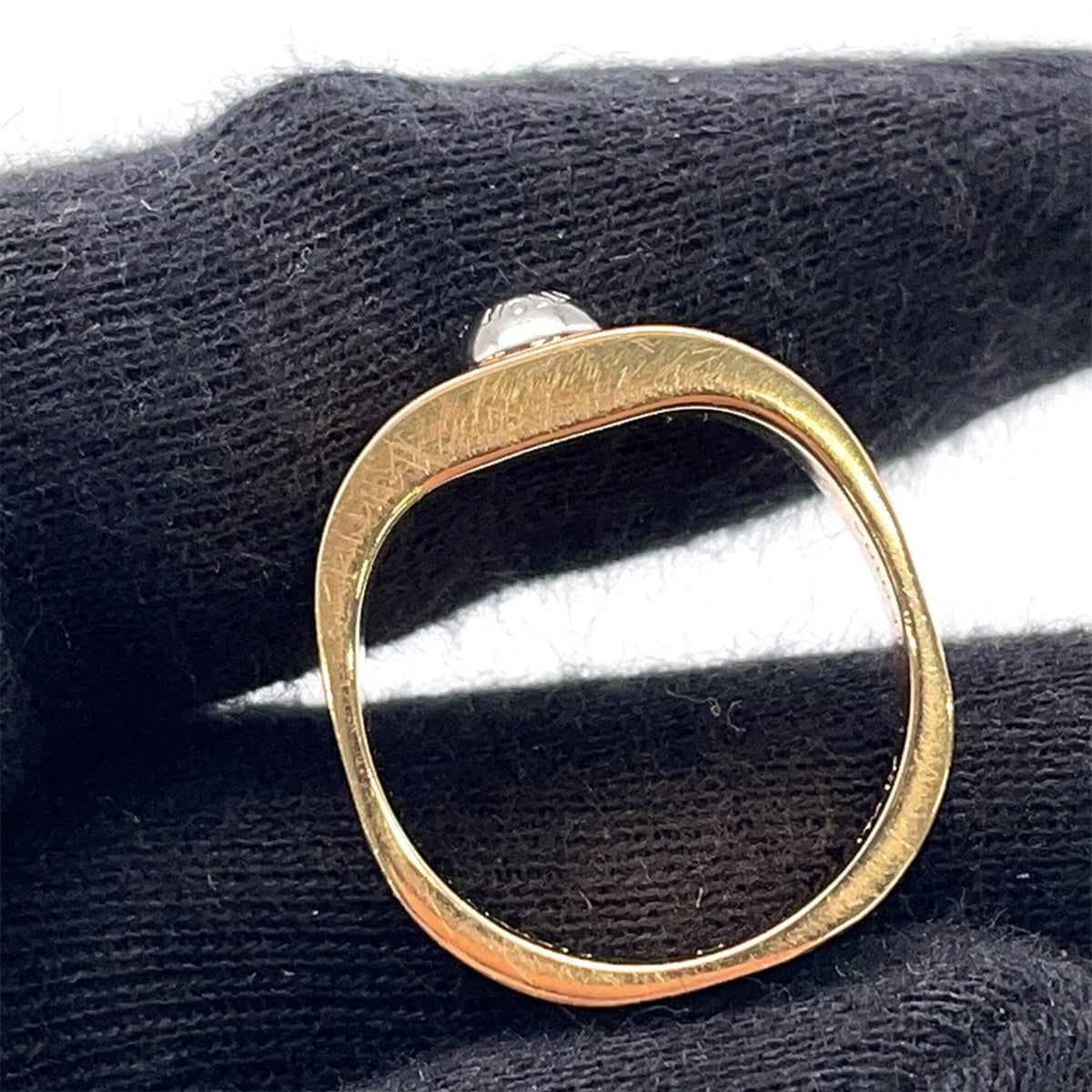 Louis Vuitton Gold Metal Band Ring (Pre-Owned)
