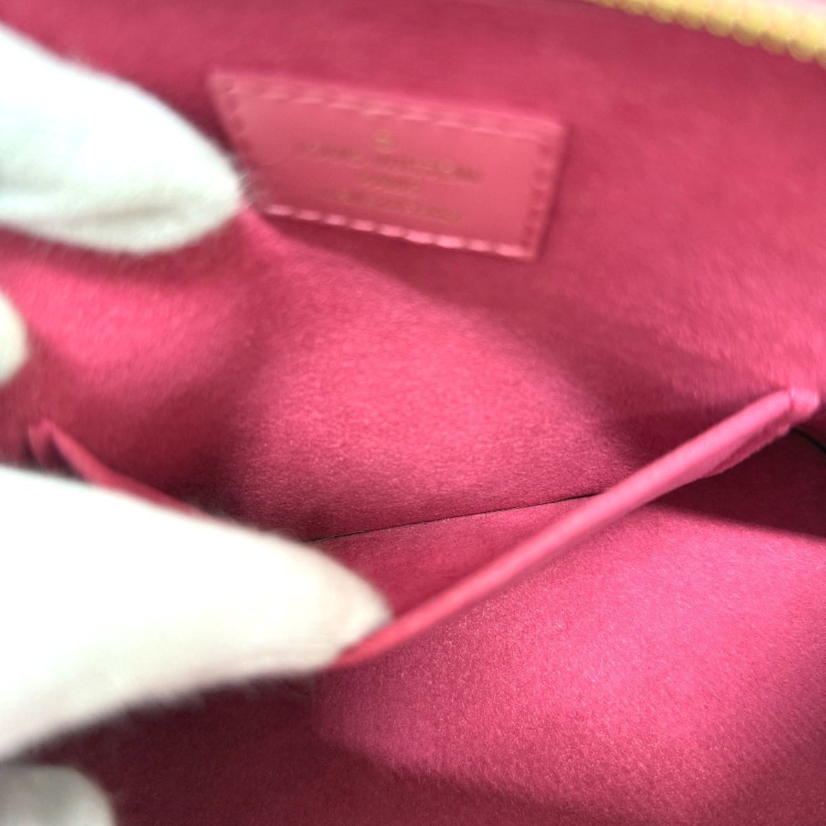 Louis Vuitton Pink Leather Handbag (Pre-Owned)