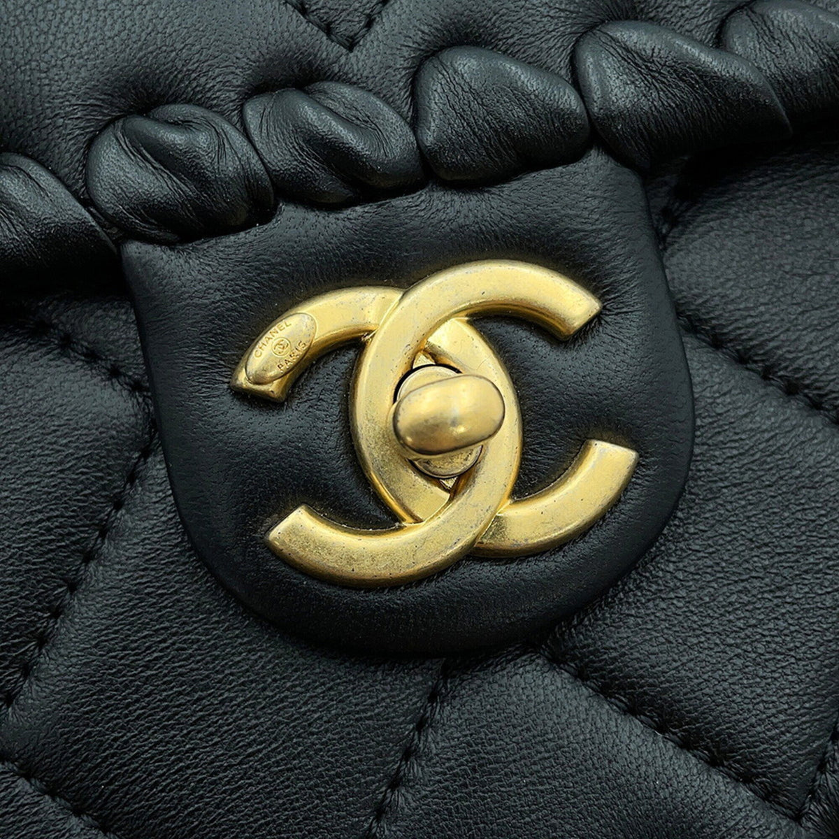 Chanel Matelasse Black Leather Handbag Shoulder Bag (Pre-Owned)