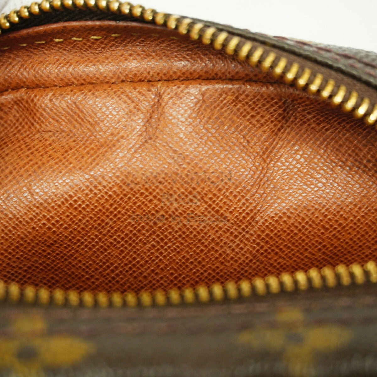 Louis Vuitton Brown Shoulder Bag (Pre-Owned)
