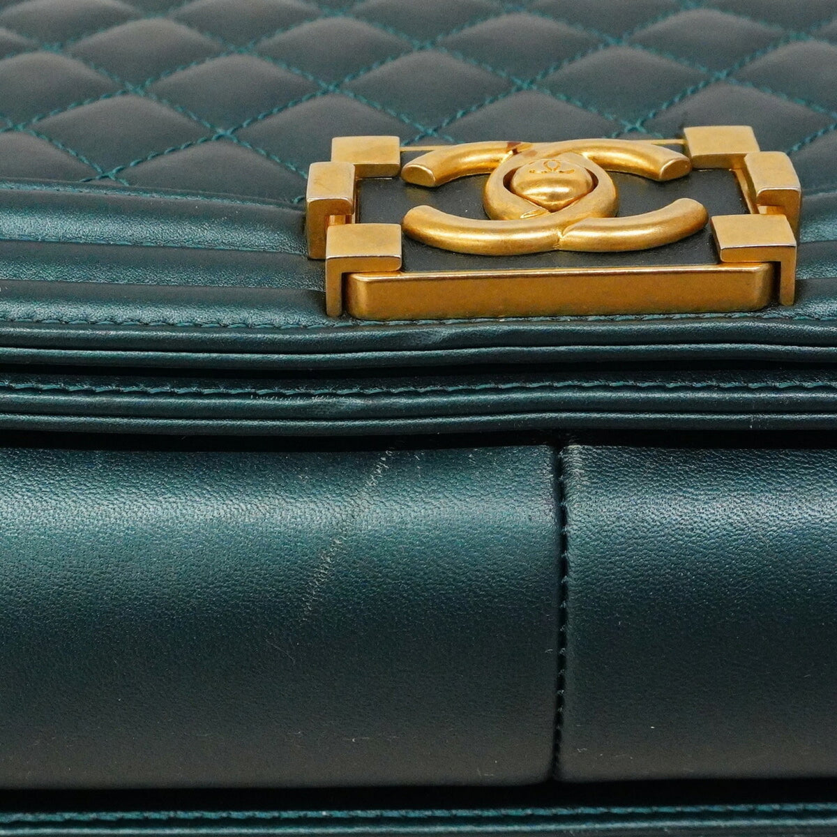 Chanel Blue Leather Shoulder Bag (Pre-Owned)