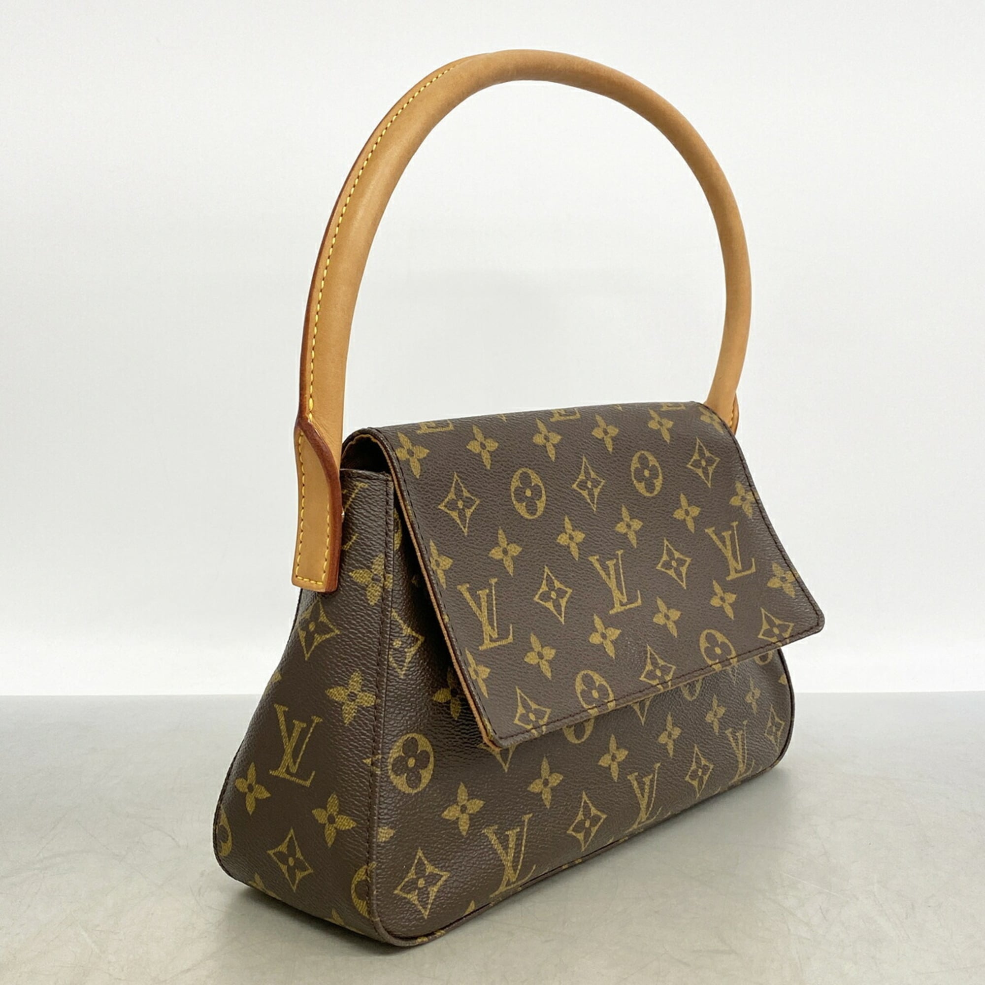 Louis Vuitton Brown Shoulder Bag (Pre-Owned)