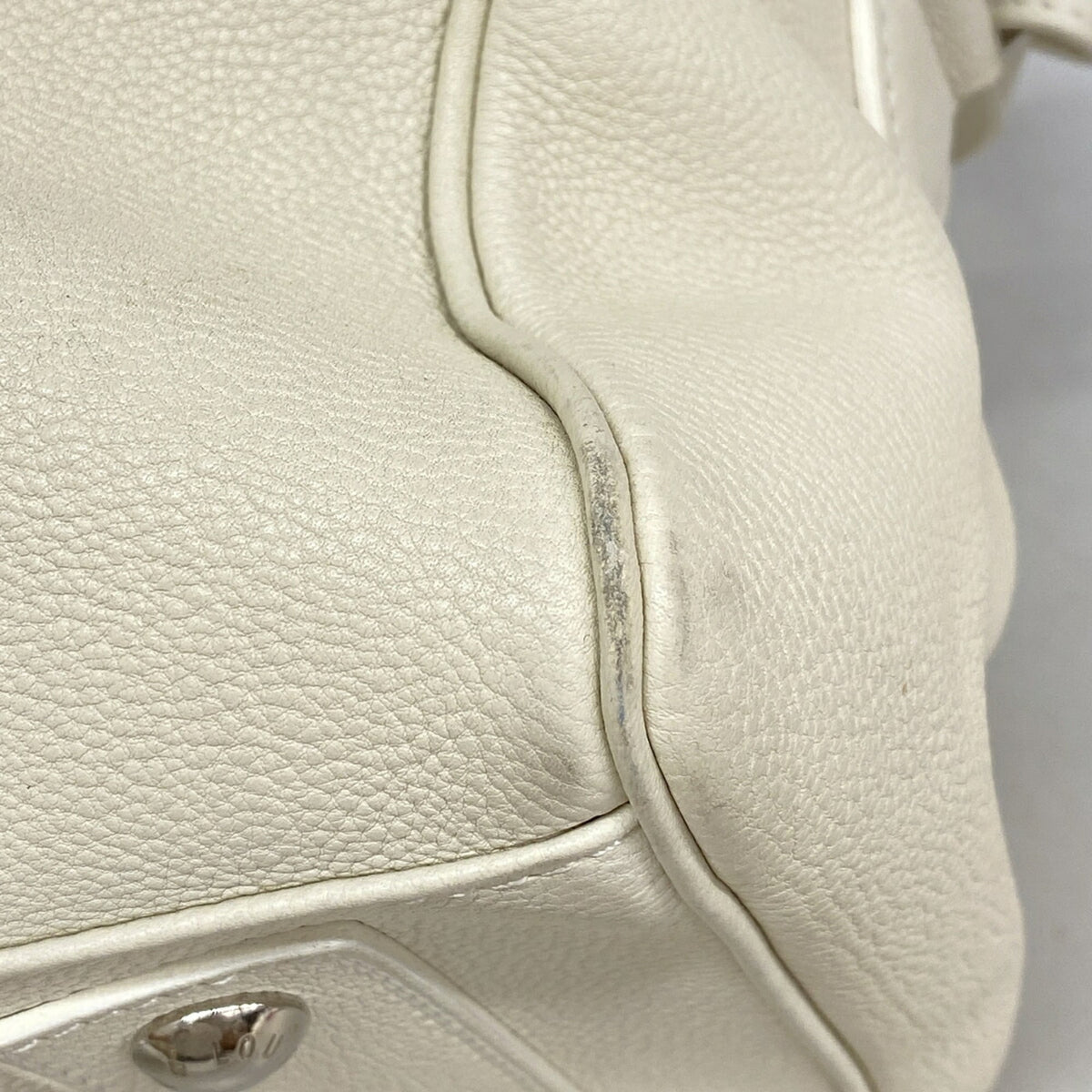 Louis Vuitton Blanc Casse Handbag (Pre-Owned)