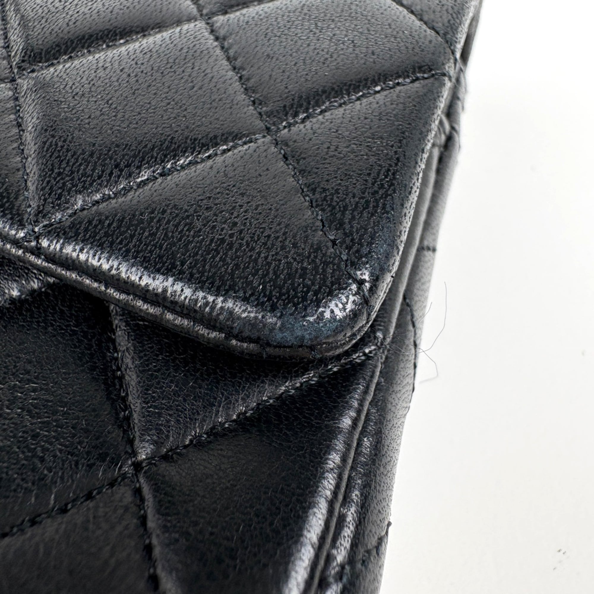 Chanel Matelasse Black Leather Shoulder Bag (Pre-Owned)