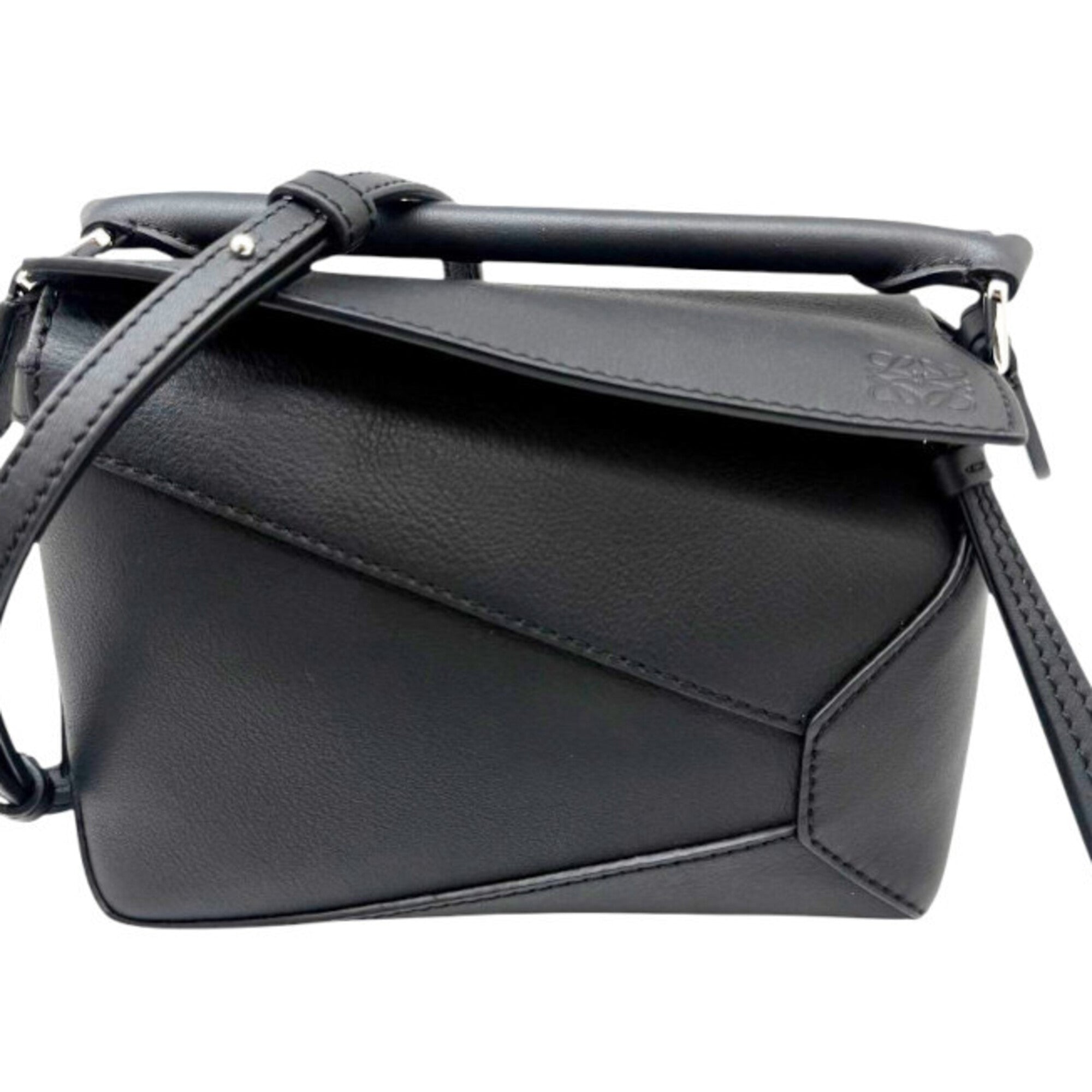 Loewe Black Leather Handbag Shoulder Bag (Pre-Owned)