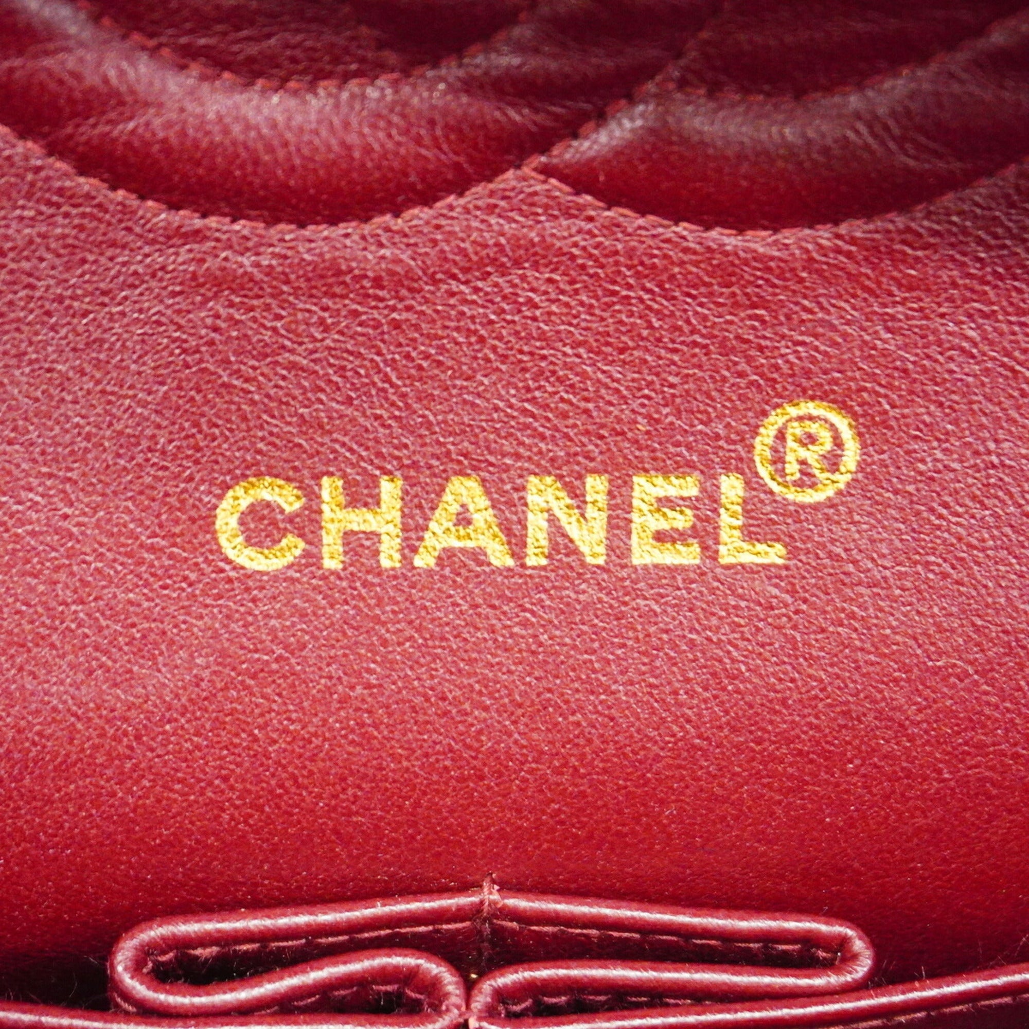 Chanel Black Leather Shoulder Bag (Pre-Owned)