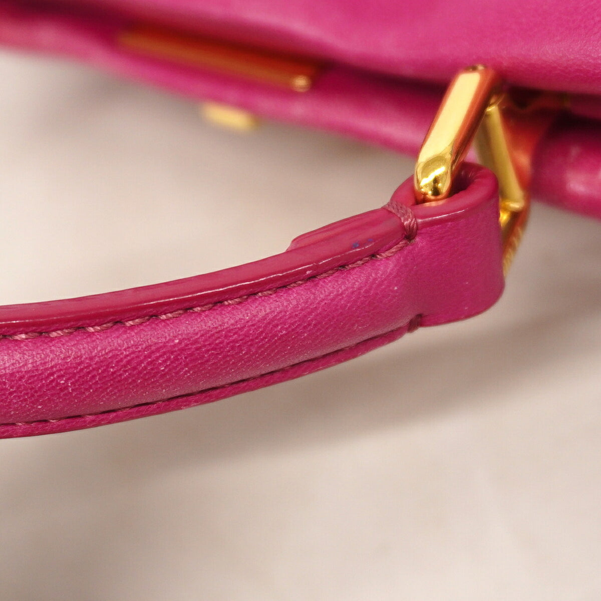 Fendi Pink Leather Handbag (Pre-Owned)
