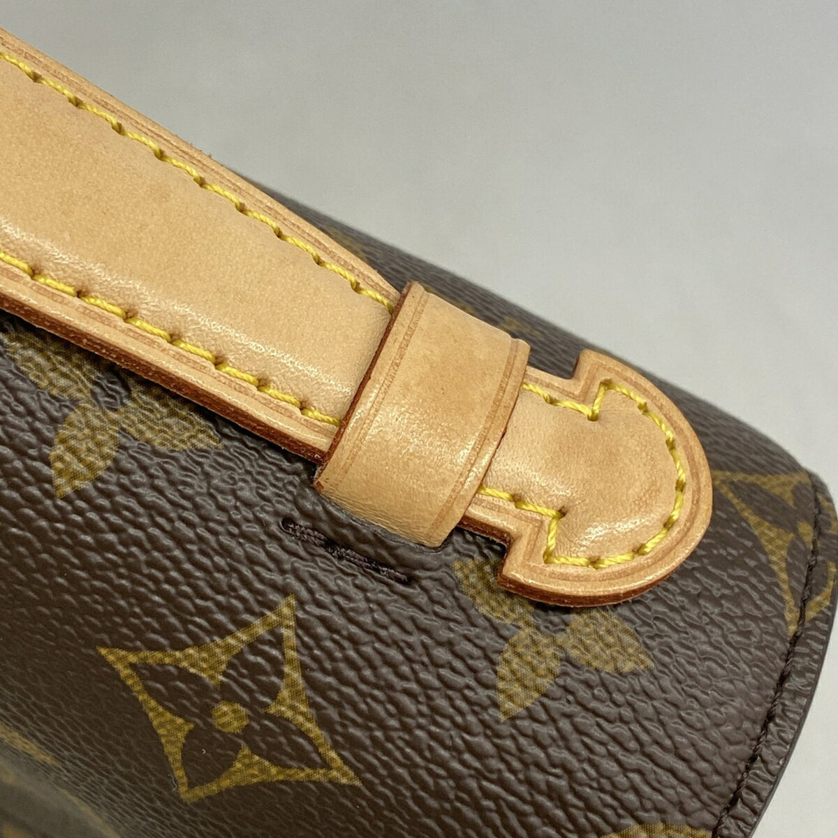 Louis Vuitton Brown Handbag (Pre-Owned)