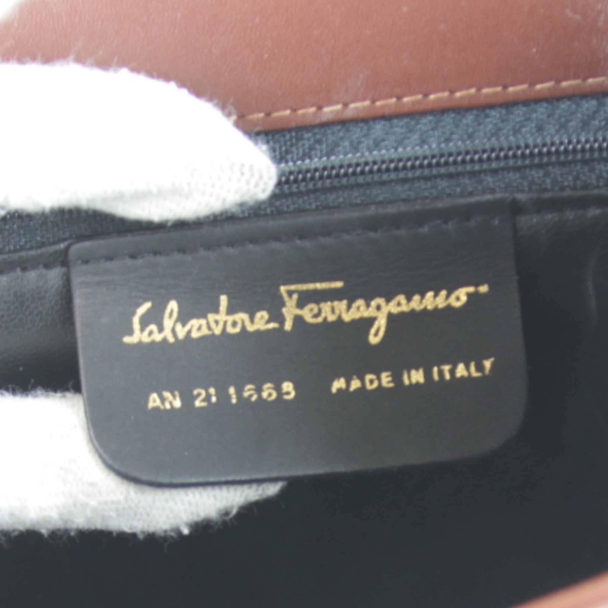 Salvatore Ferragamo Brown Leather Shoulder Bag (Pre-Owned)