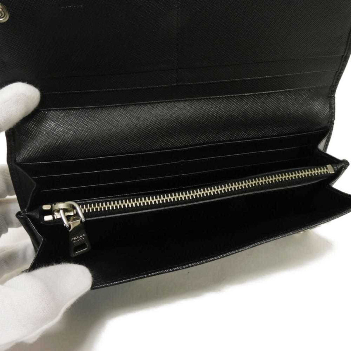 Prada Black Saffiano Long Wallet (Bi-Fold) (Pre-Owned)
