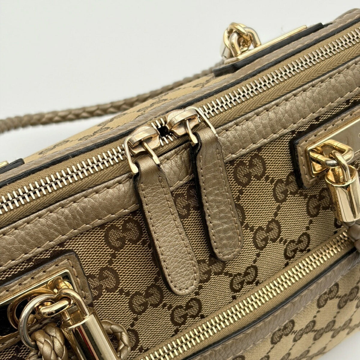 Gucci Gg Canvas Beige Gold Gg Canvas Leather Bamboo Shoulder Bag (Pre-Owned)
