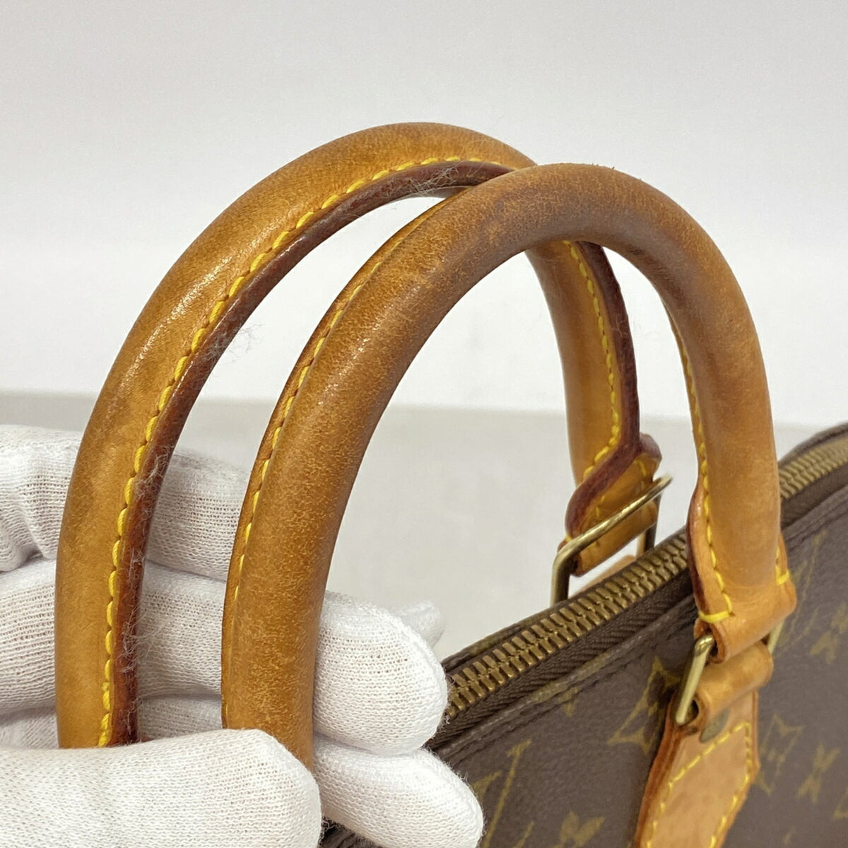 Louis Vuitton Brown Handbag (Pre-Owned)