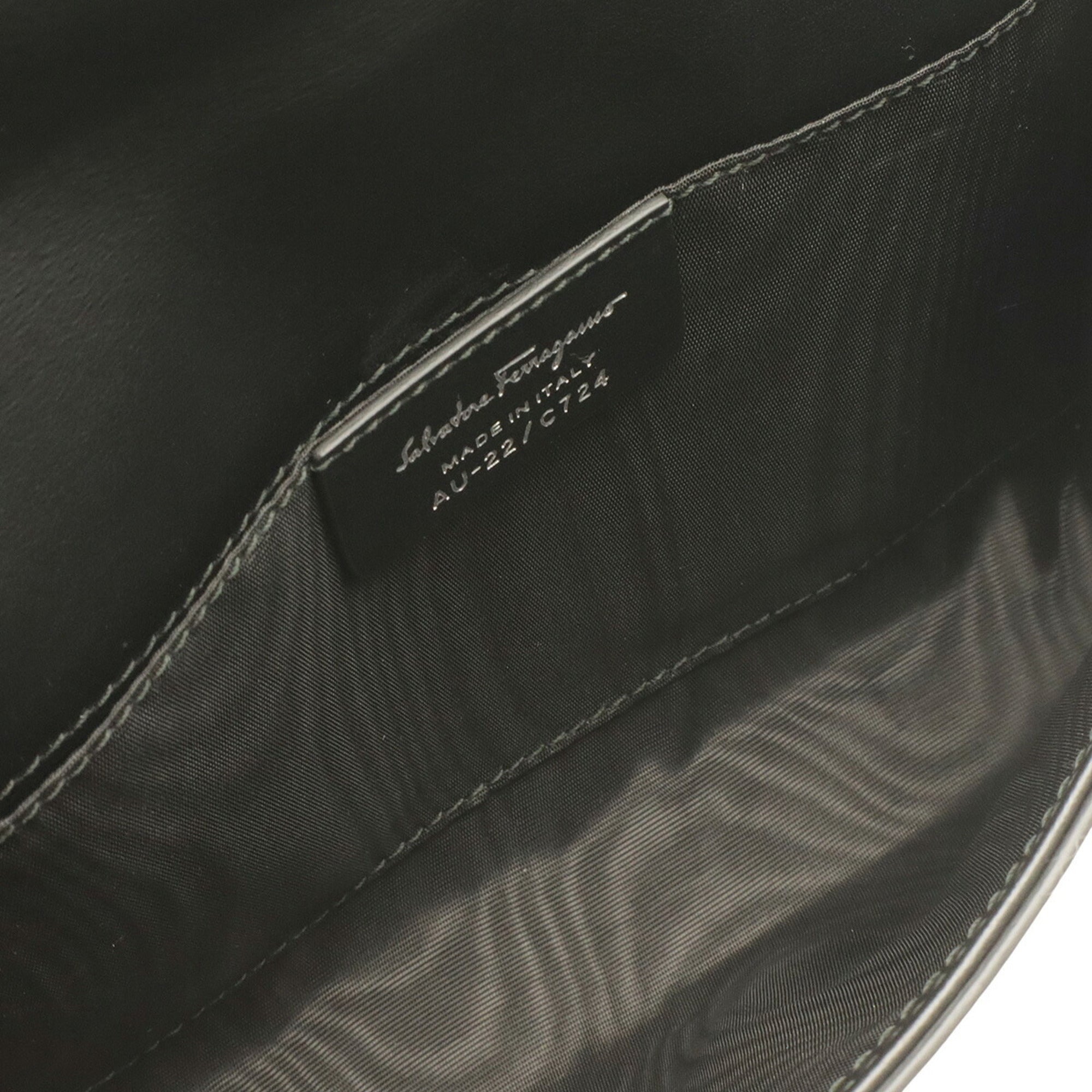 Salvatore Ferragamo Black Patent Leather Pochette Shoulder Bag (Pre-Owned)