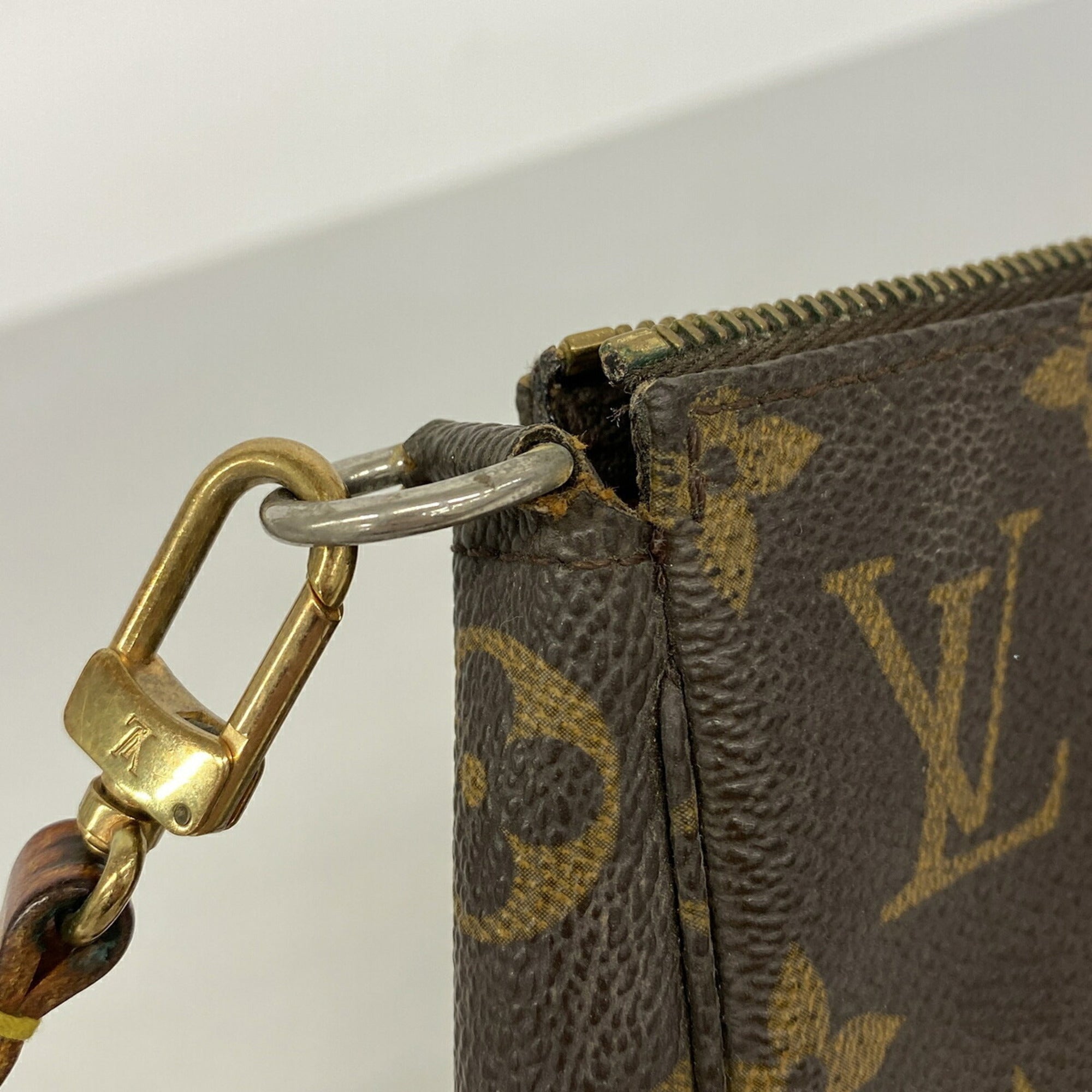 Louis Vuitton Brown Pouch (Pre-Owned)
