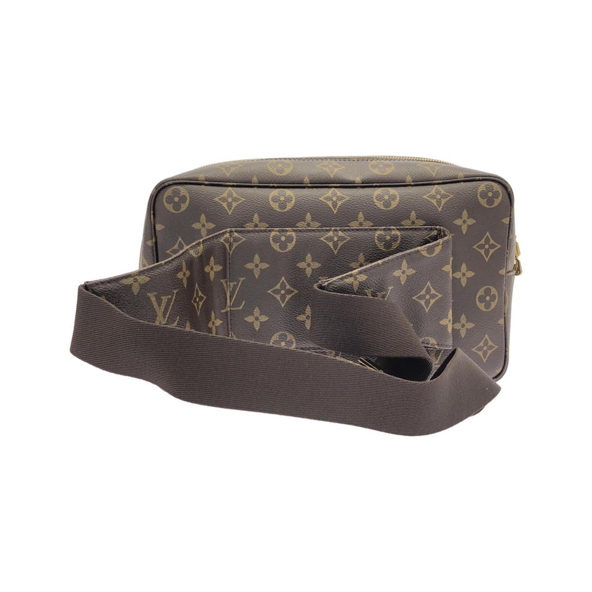 Louis Vuitton Marron Coated Canvas Shoulder Bag (Pre-Owned)